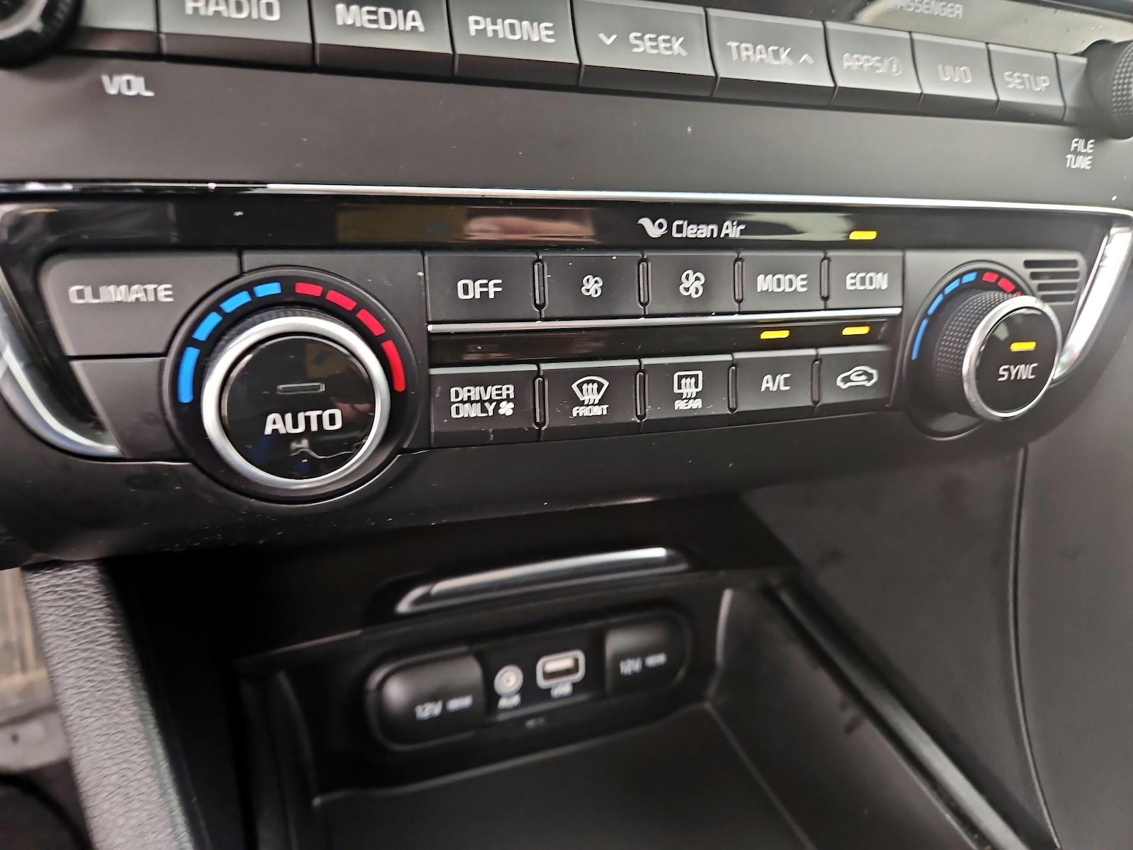 2017 Kia Optima Premium Hybrid - Photo 17