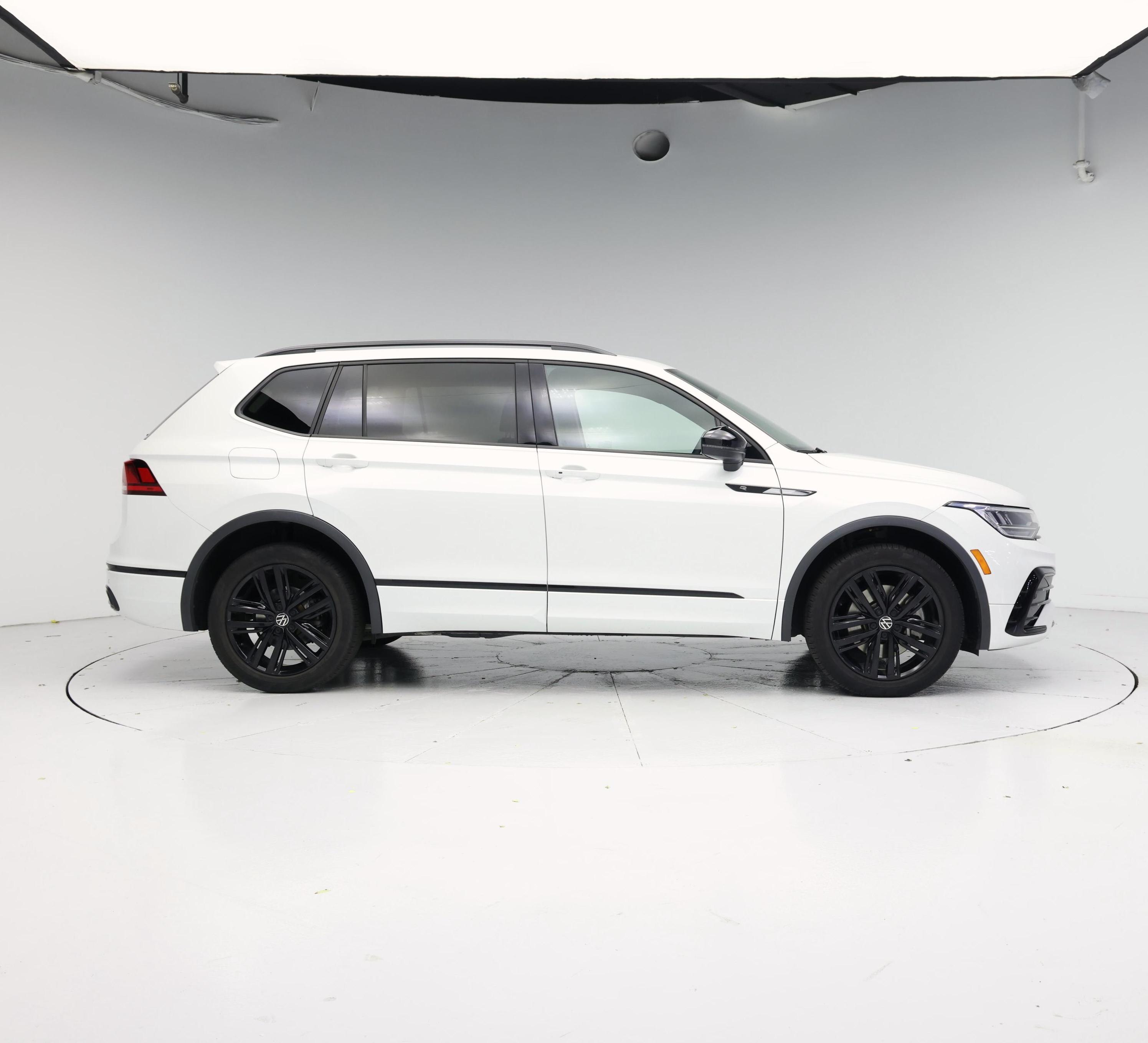 Thumbnail: 2022 Volkswagen Tiguan - 7