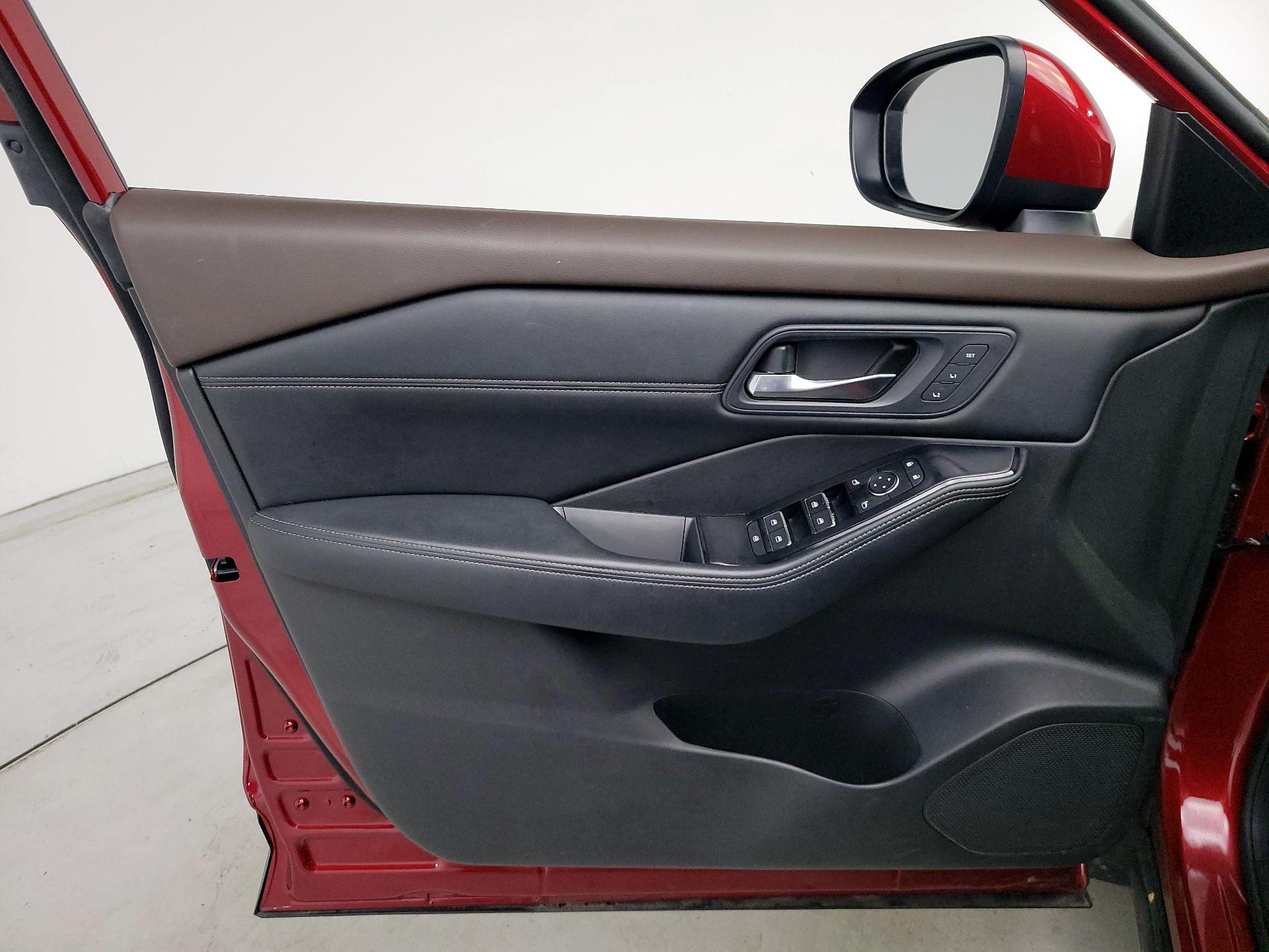 Thumbnail: 2023 Nissan Rogue - 12