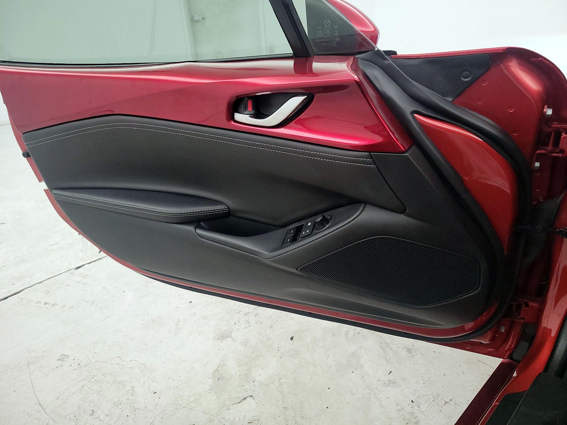 Thumbnail: 2020 Mazda MX-5 Miata - 10