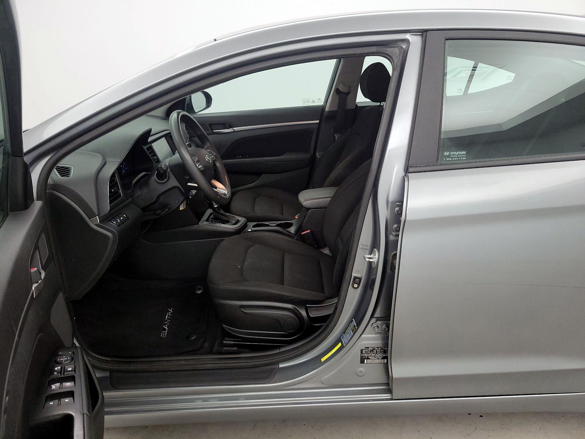 Thumbnail: 2019 Hyundai Elantra - 9