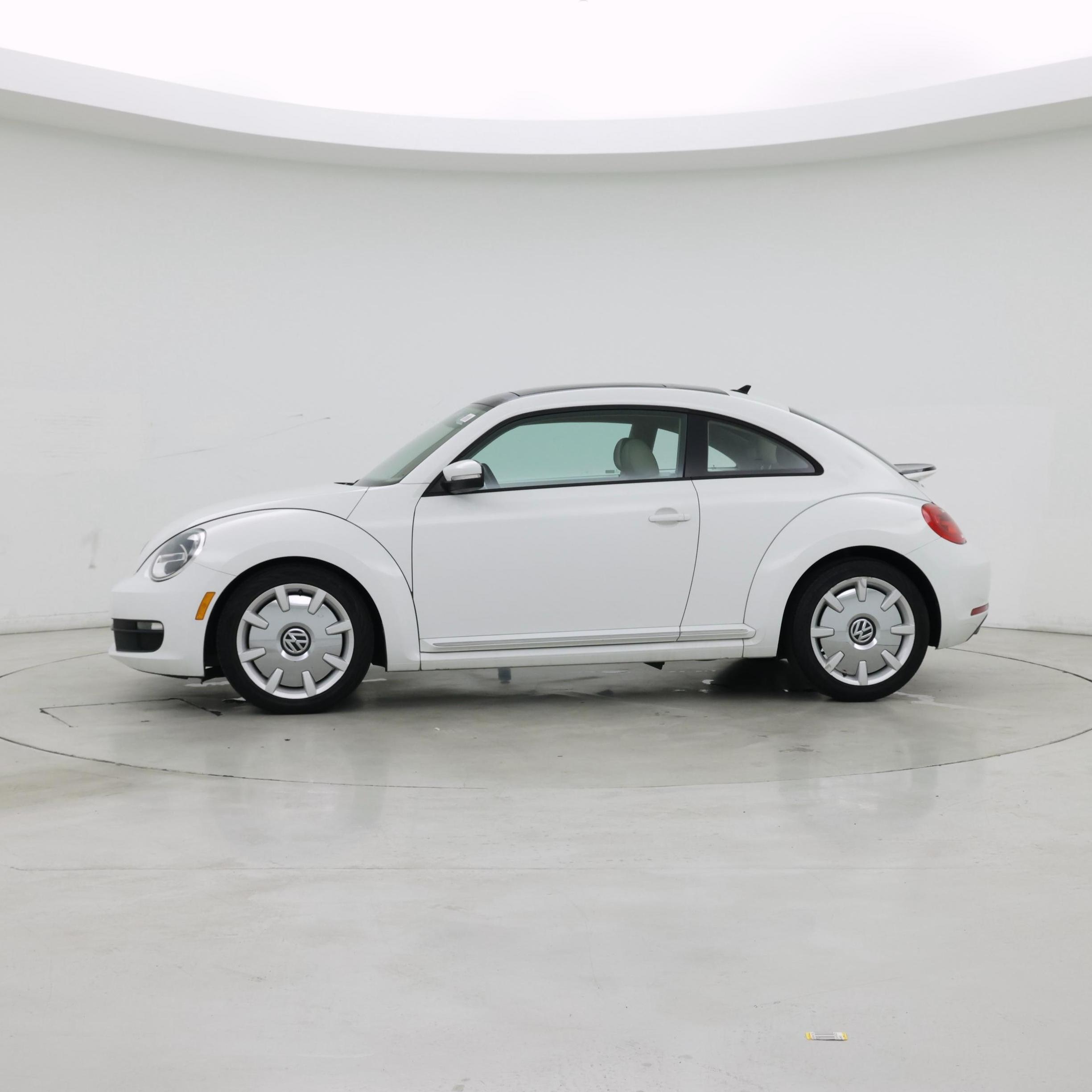 Thumbnail: 2016 Volkswagen Beetle - 3