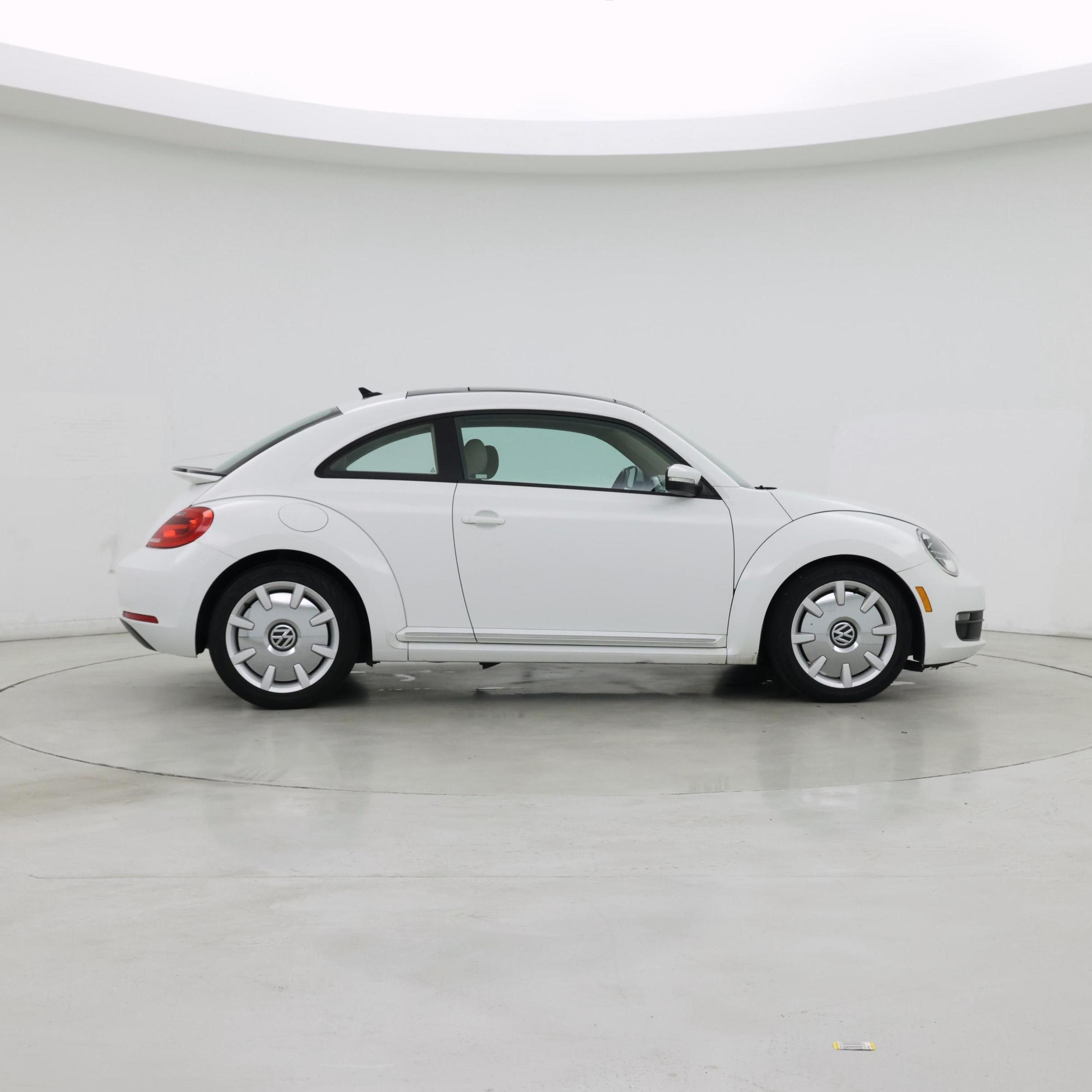 Thumbnail: 2016 Volkswagen Beetle - 7