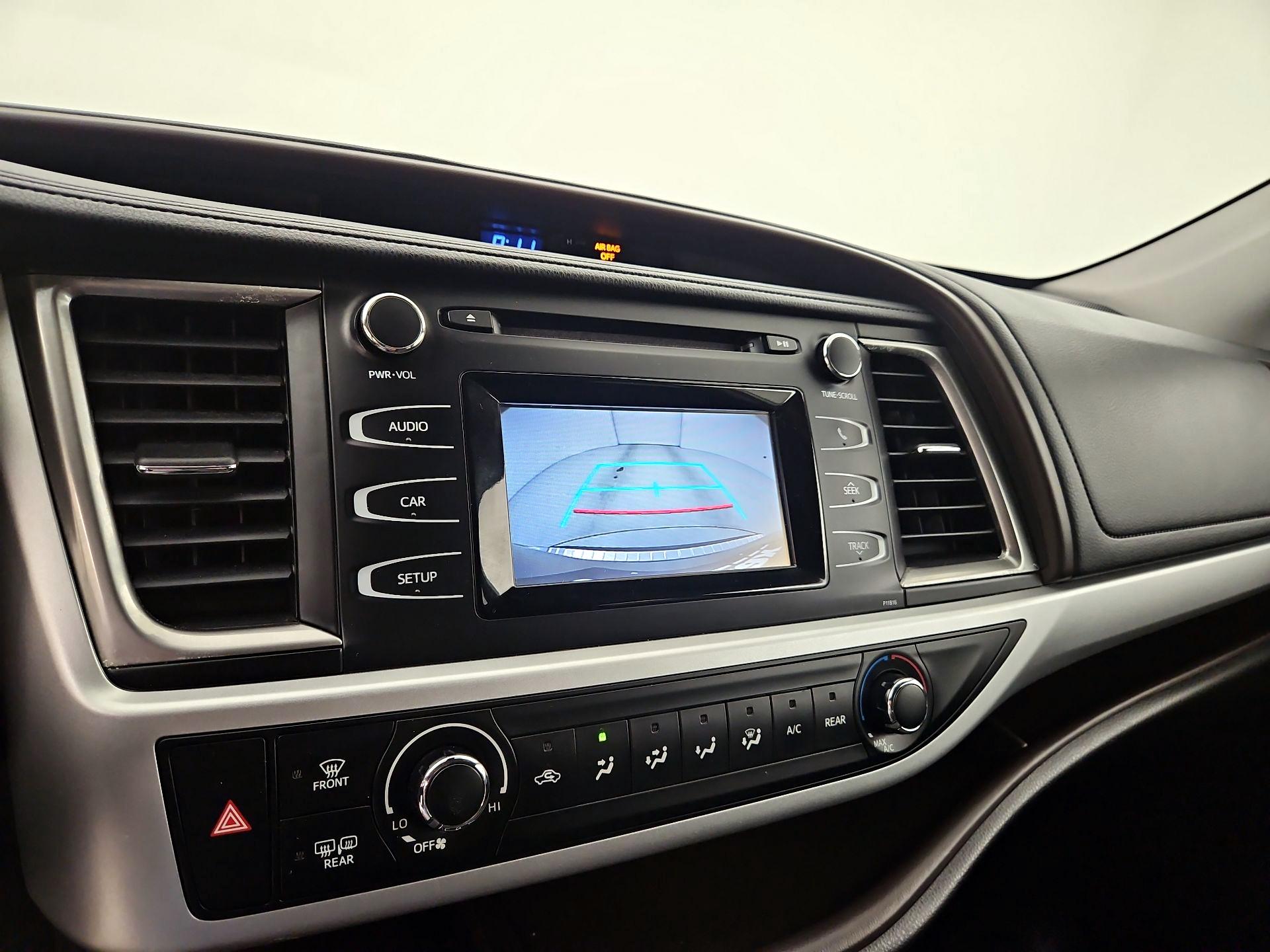 Thumbnail: 2019 Toyota Highlander - 14