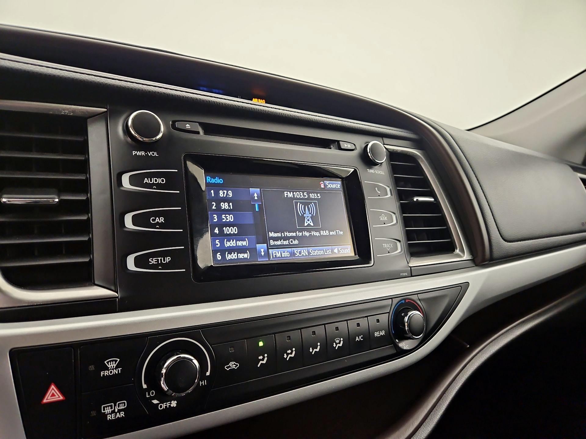 Thumbnail: 2019 Toyota Highlander - 15