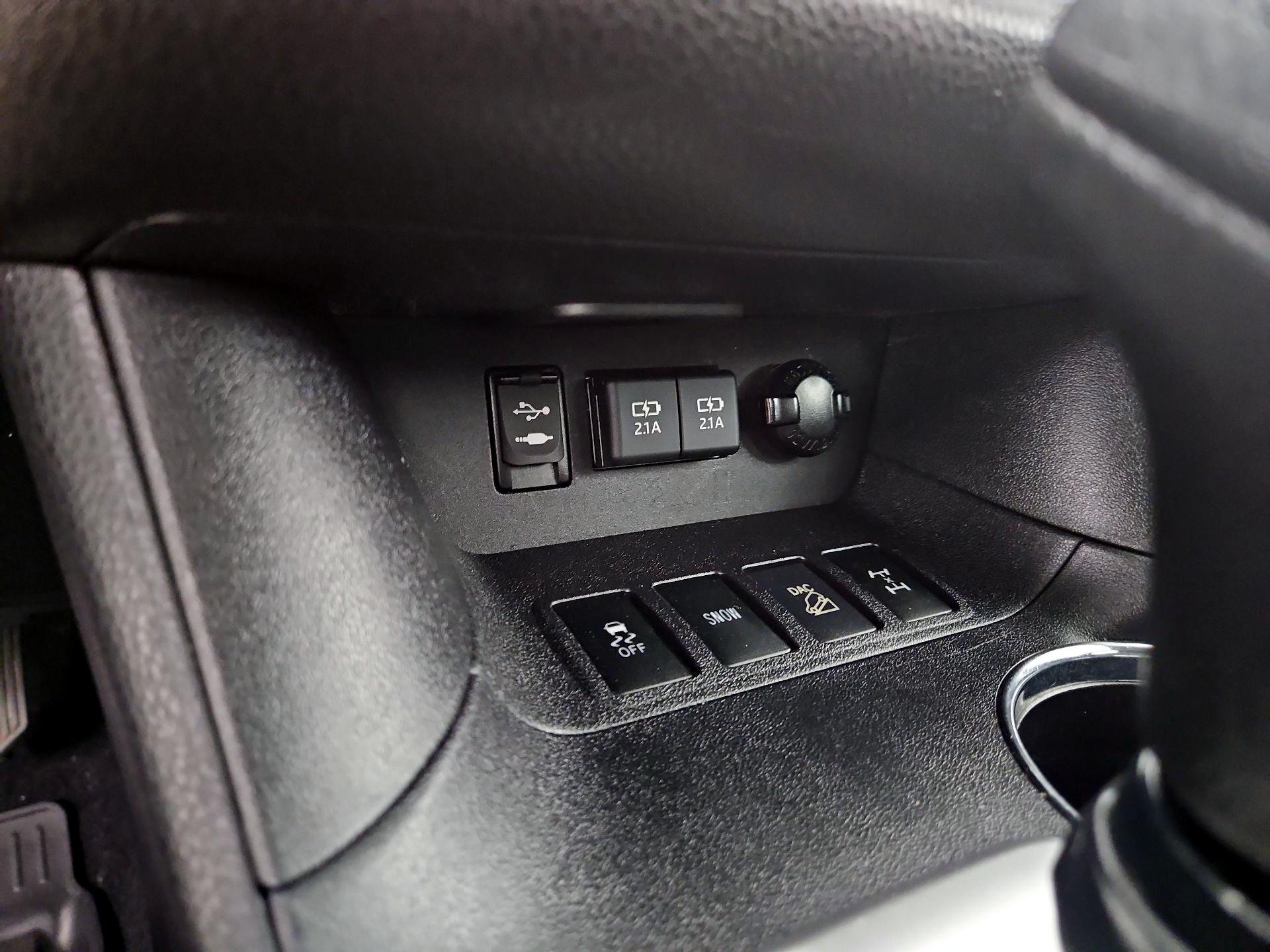 Thumbnail: 2019 Toyota Highlander - 18