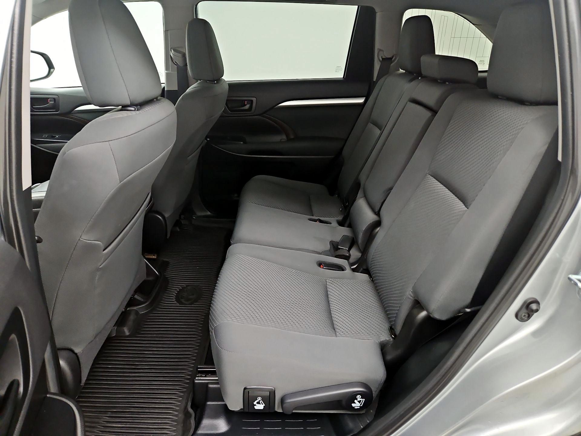 Thumbnail: 2019 Toyota Highlander - 19