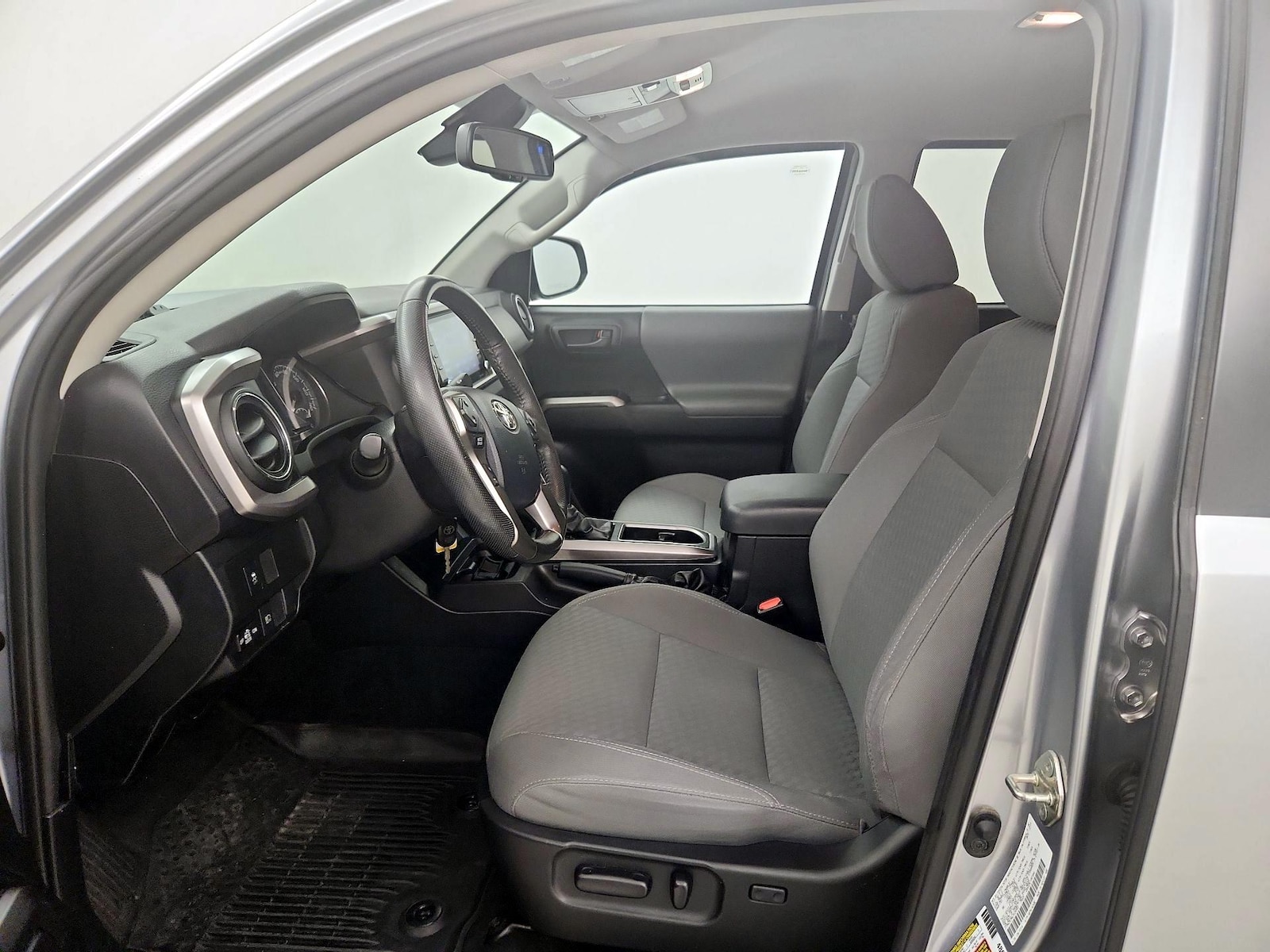 2020 Toyota Tacoma SR5 - Photo 12