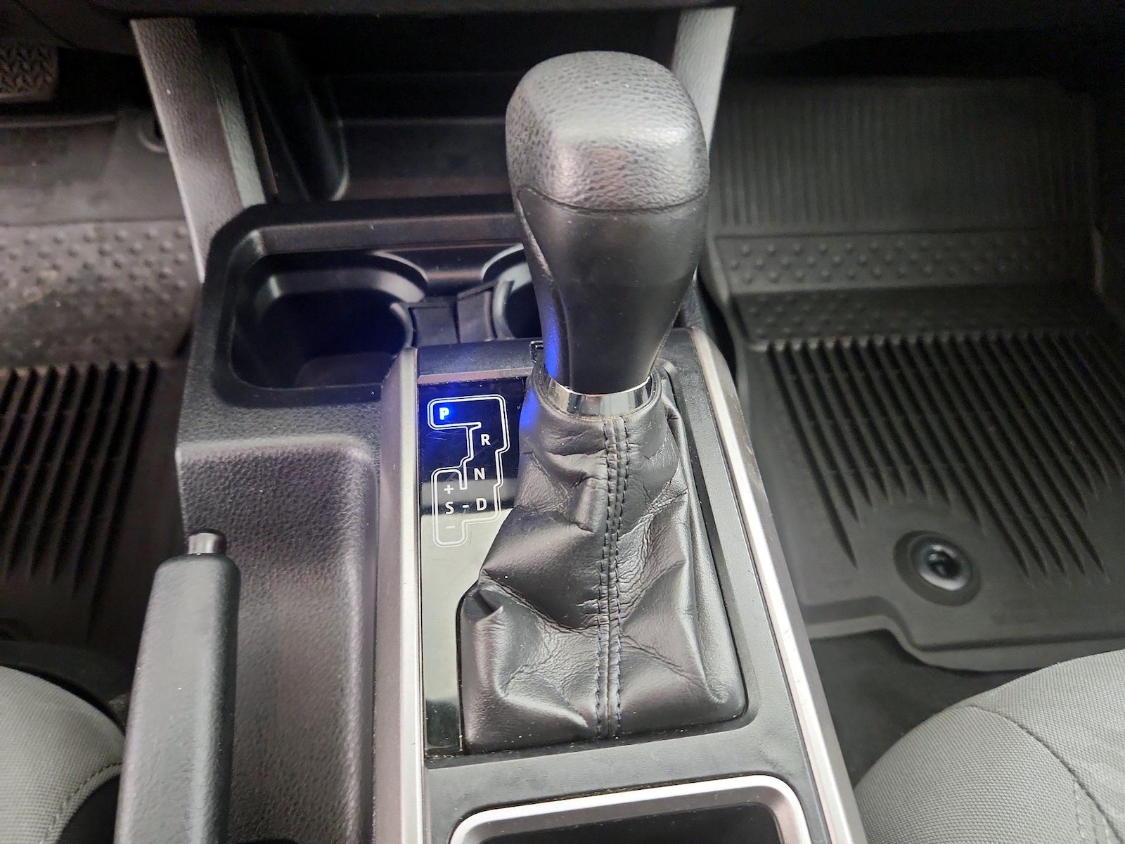 2020 Toyota Tacoma SR5 - Photo 18