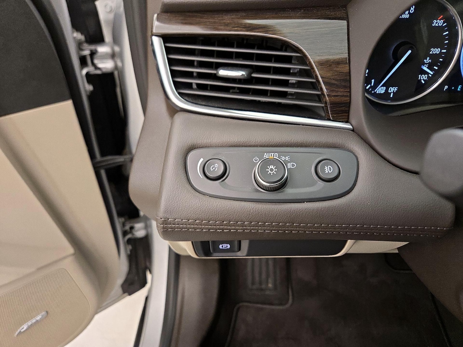 2017 Buick LaCrosse Essence - Photo 14