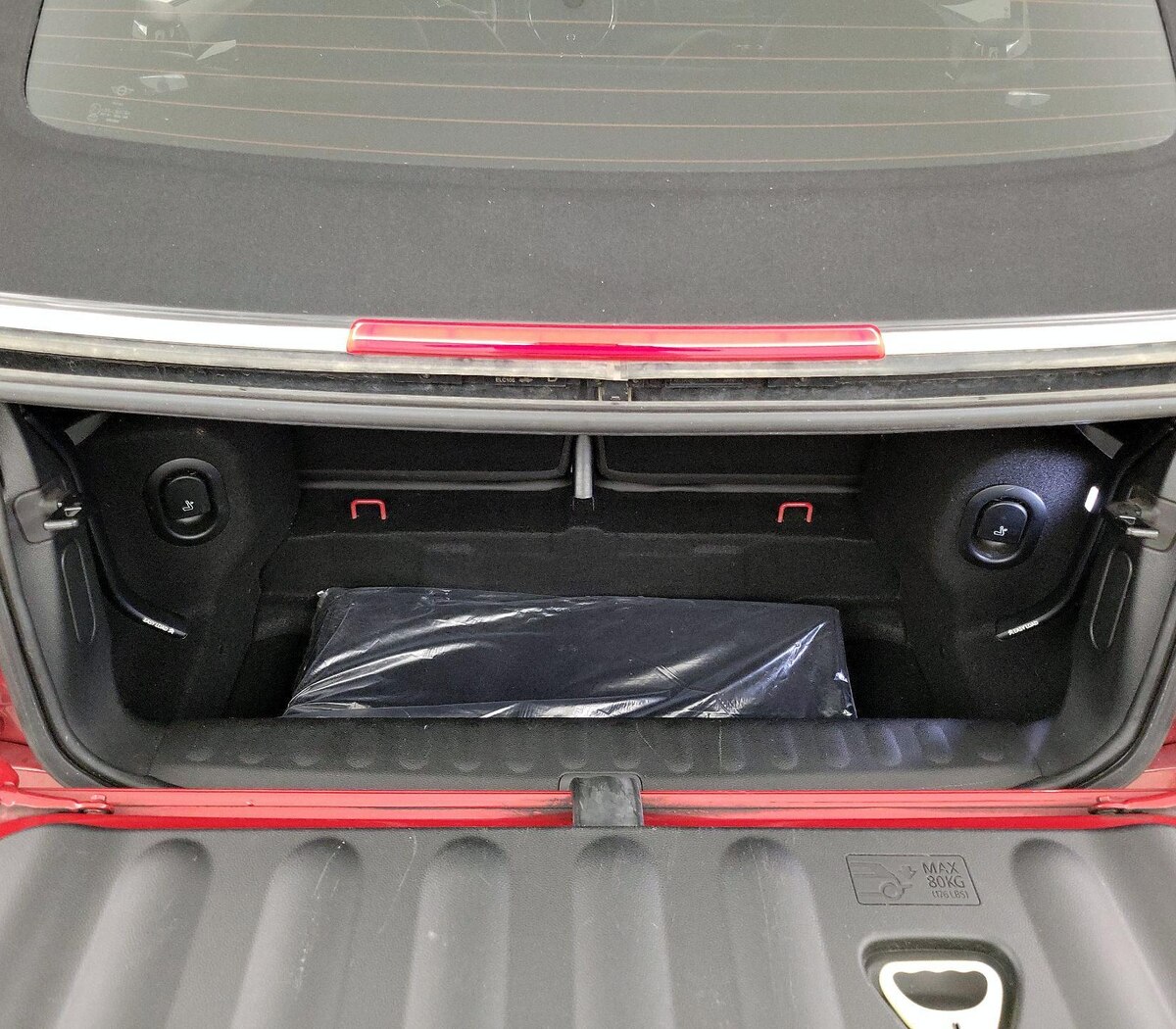 Trunk/Cargo (Seats Up)