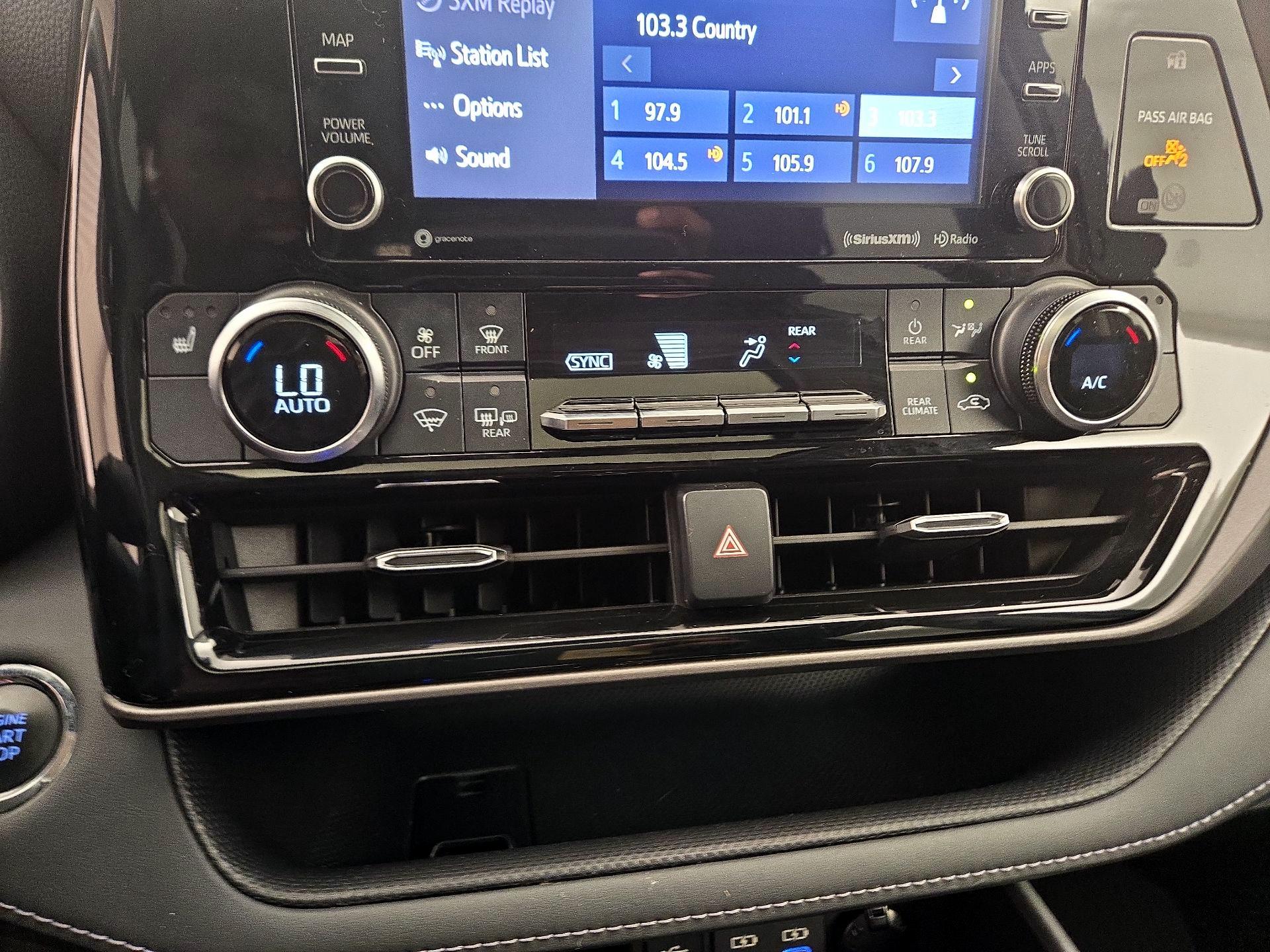 Thumbnail: 2022 Toyota Highlander - 16