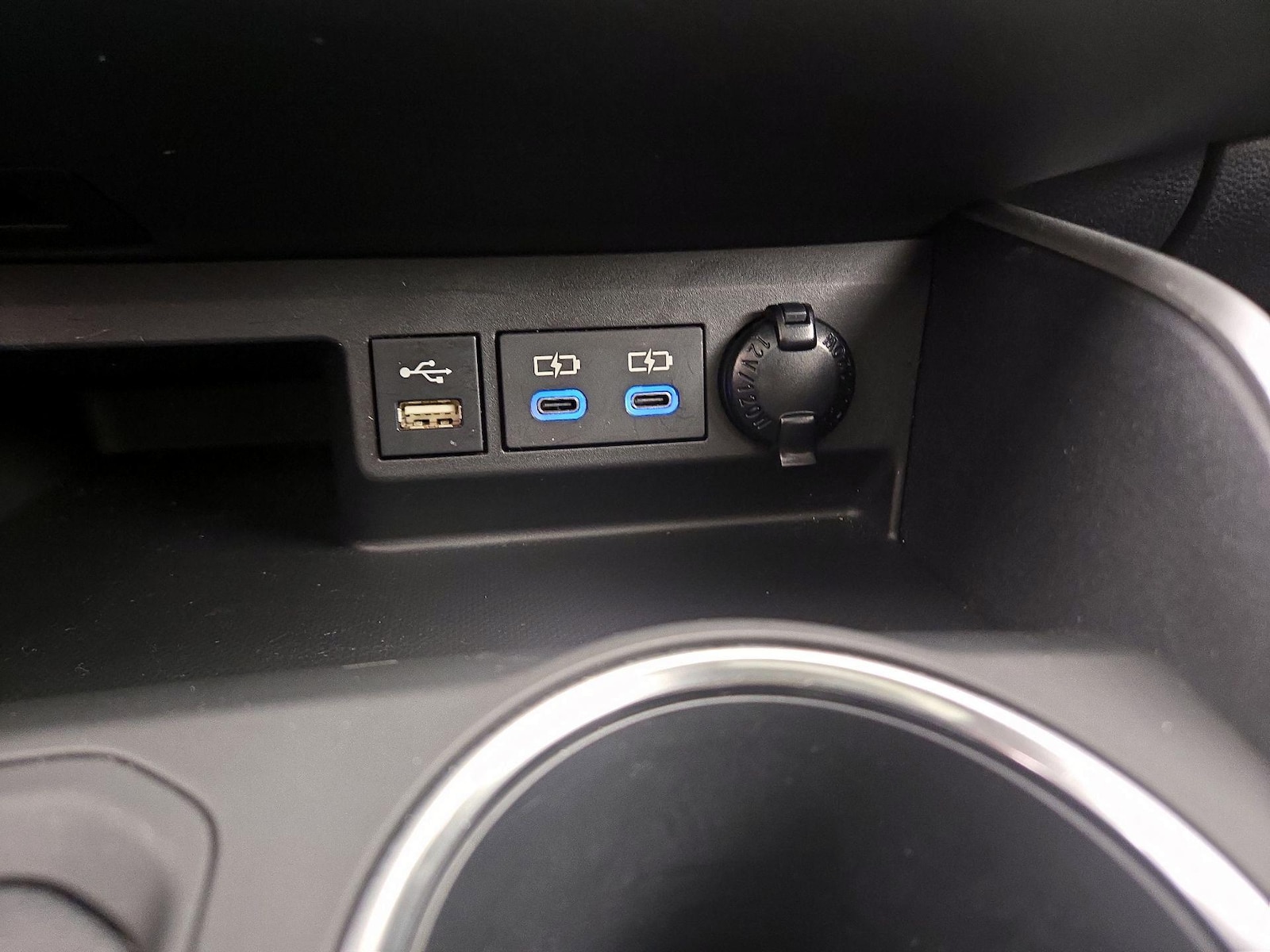 2022 Toyota Highlander XLE - Photo 19