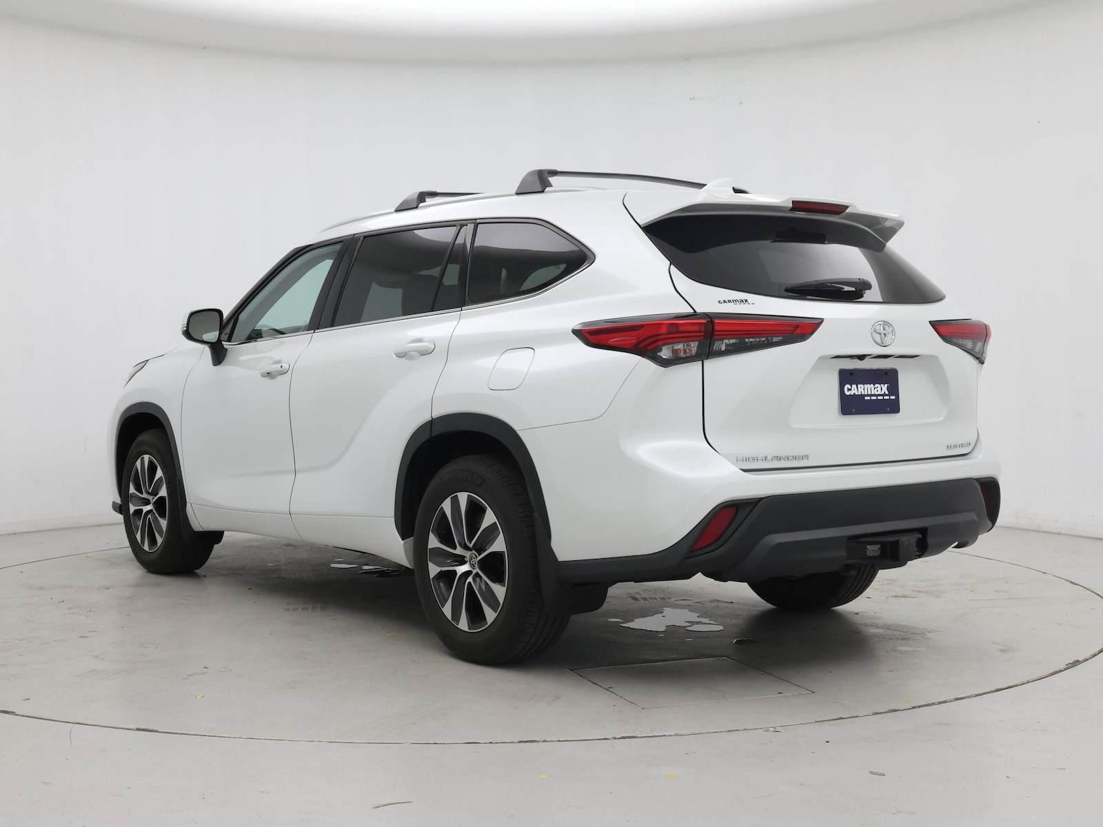2022 Toyota Highlander XLE - Photo 3