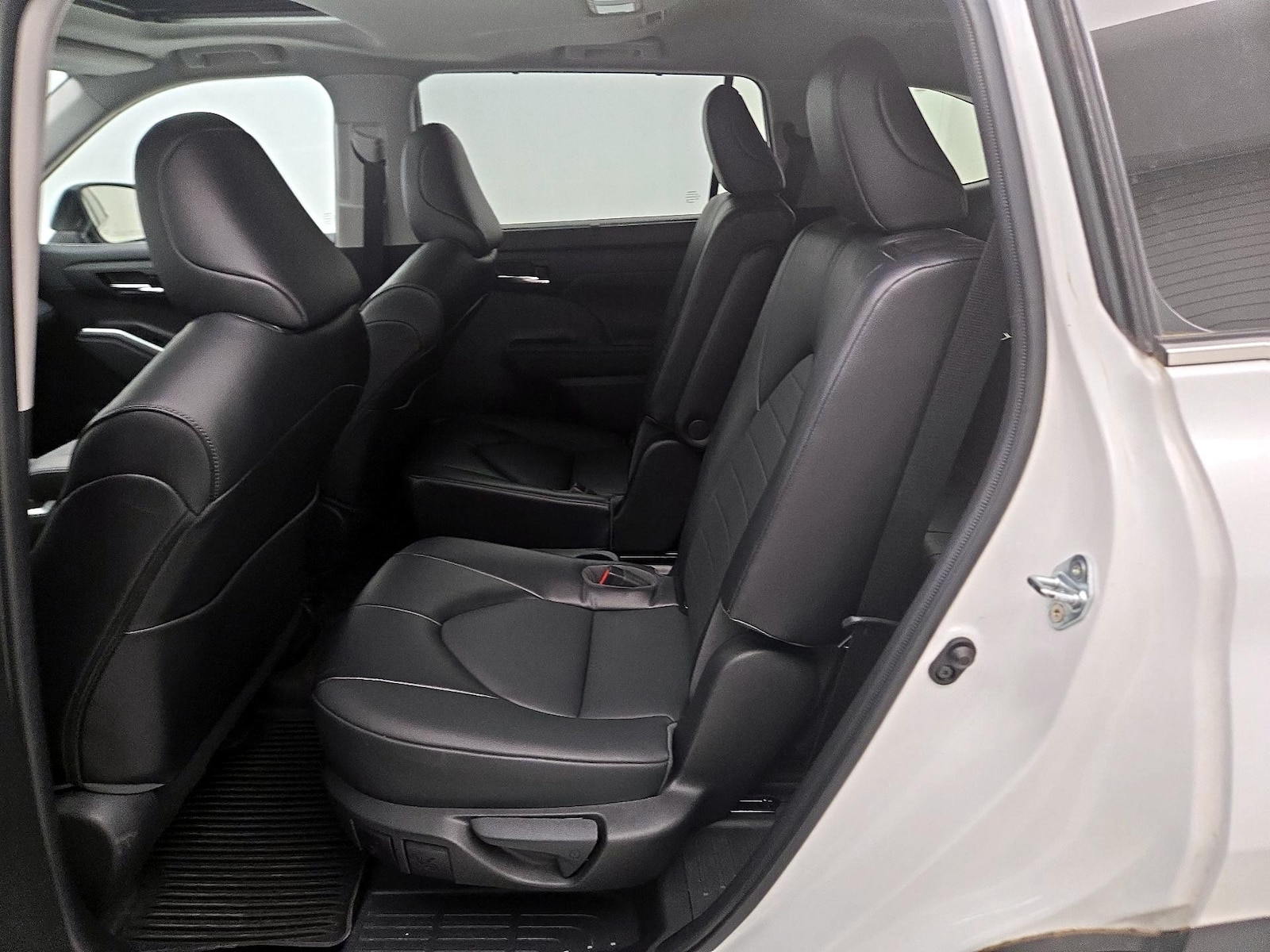 2022 Toyota Highlander XLE - Photo 21
