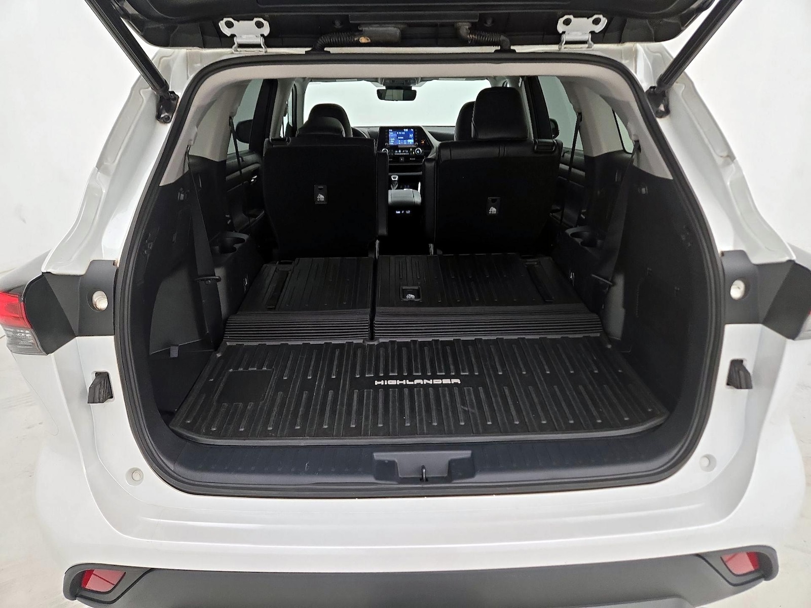 2022 Toyota Highlander XLE - Photo 24