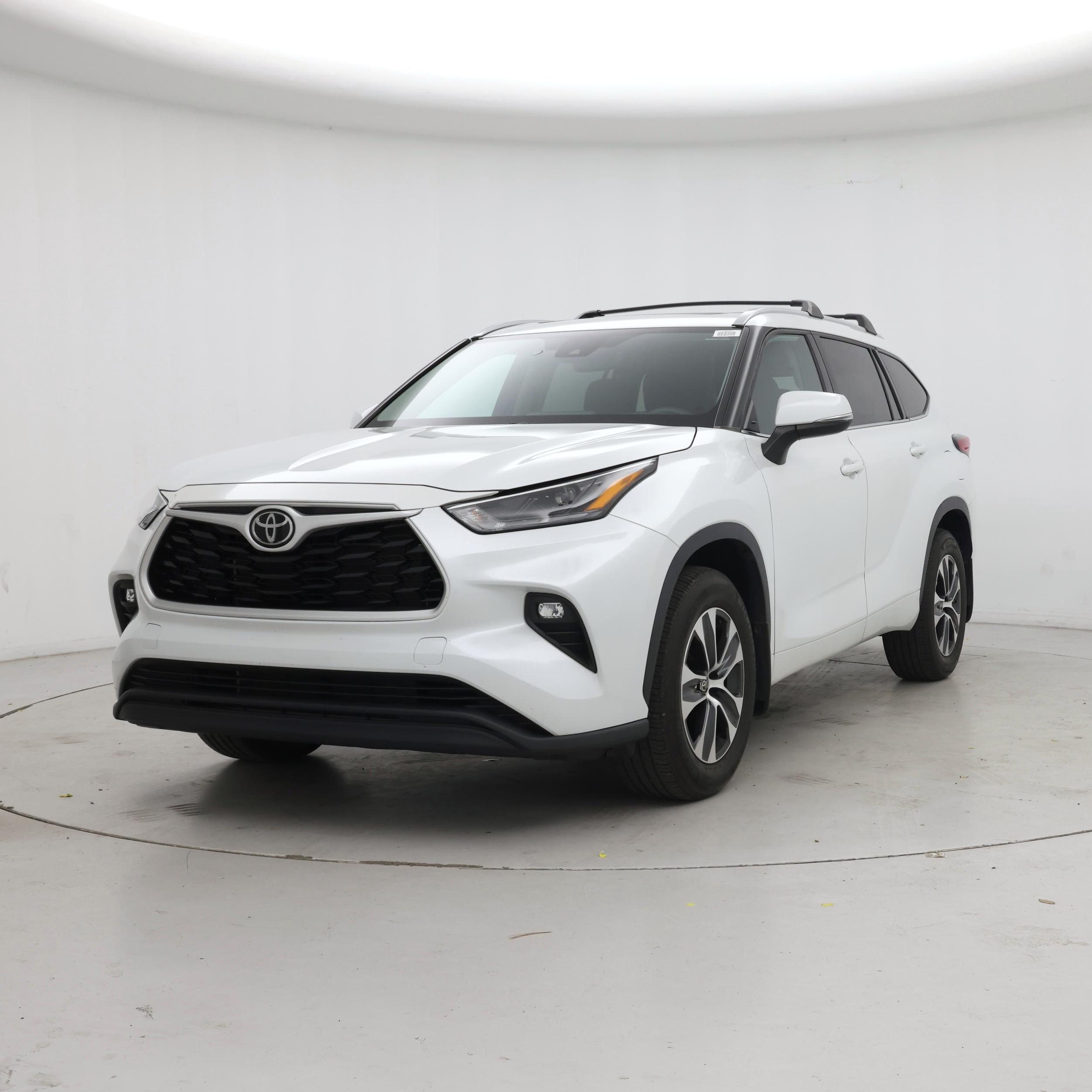 Thumbnail: 2022 Toyota Highlander - 4