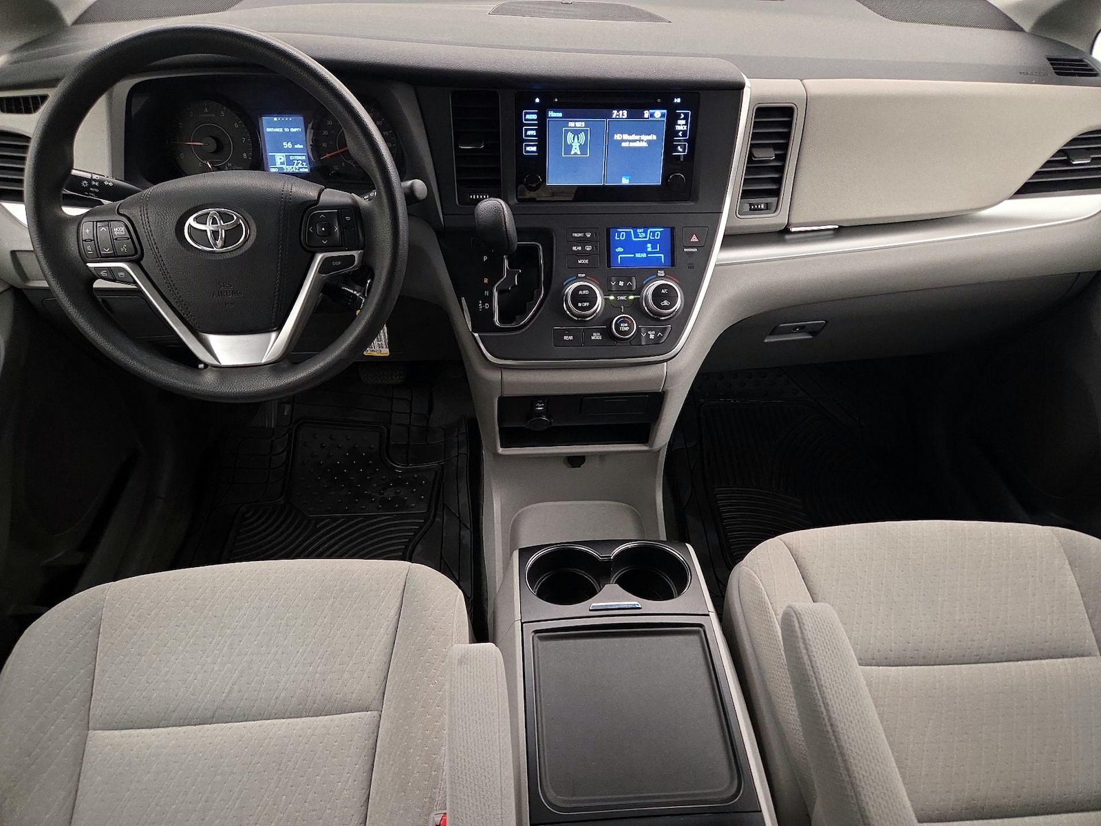 2015 Toyota Sienna LE - Photo 10