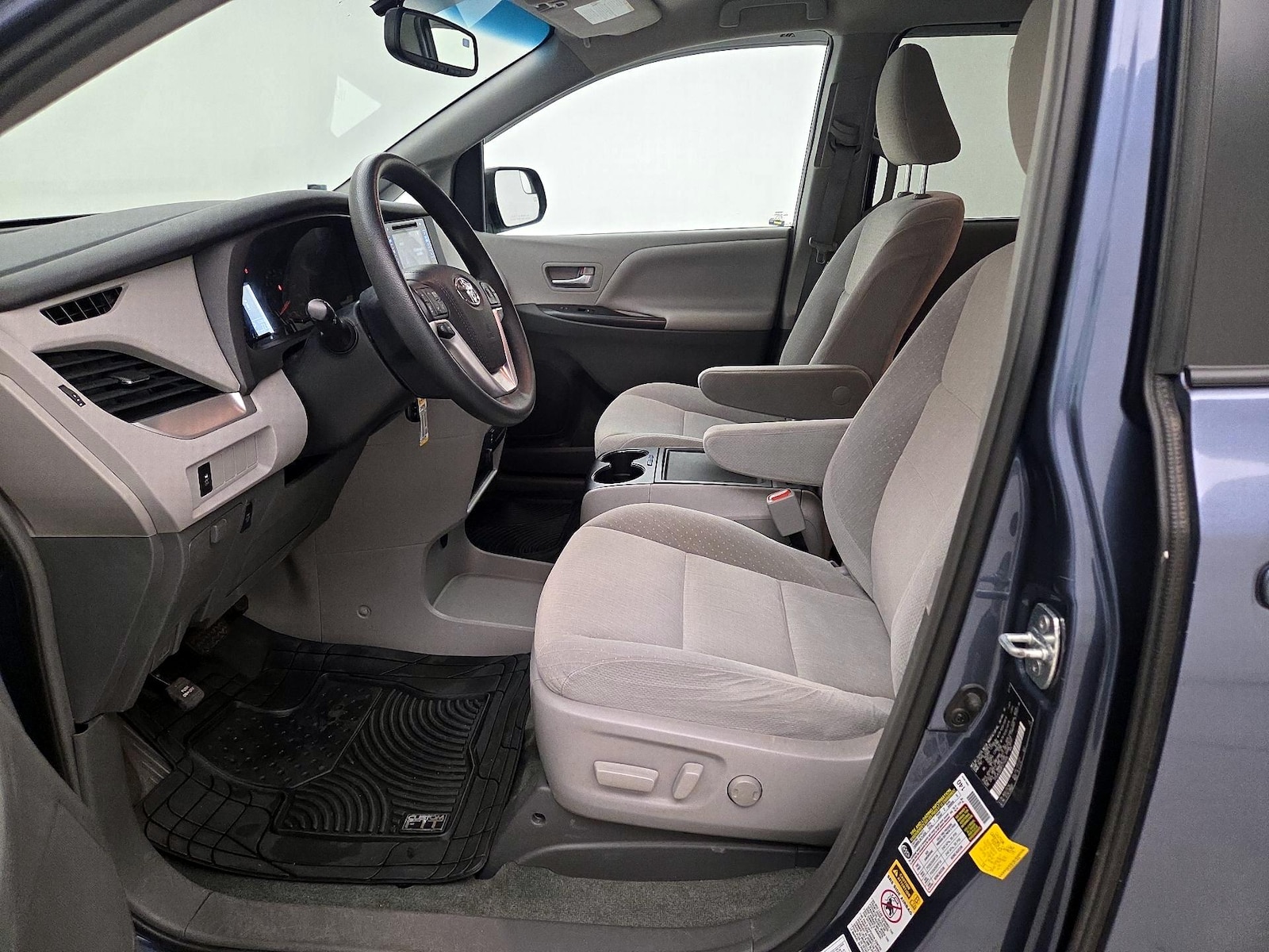 2015 Toyota Sienna LE - Photo 12