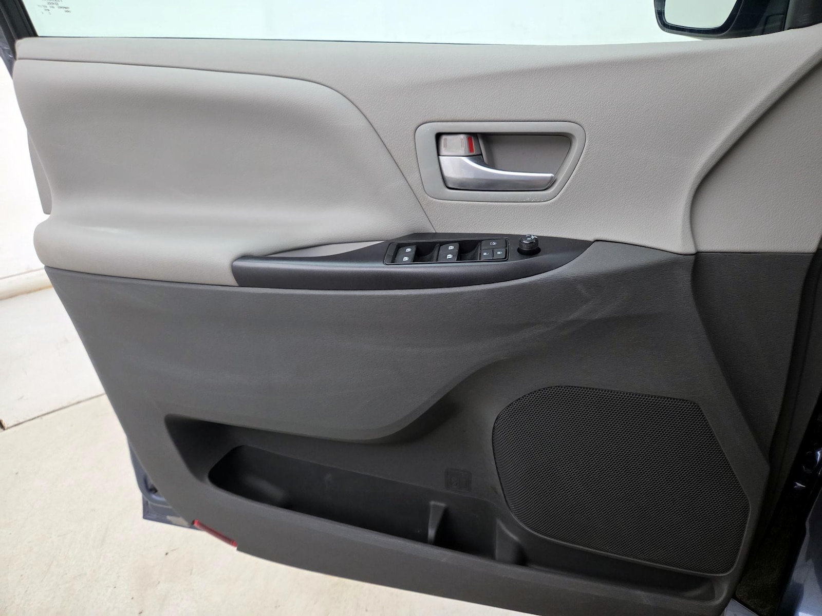 2015 Toyota Sienna LE - Photo 13