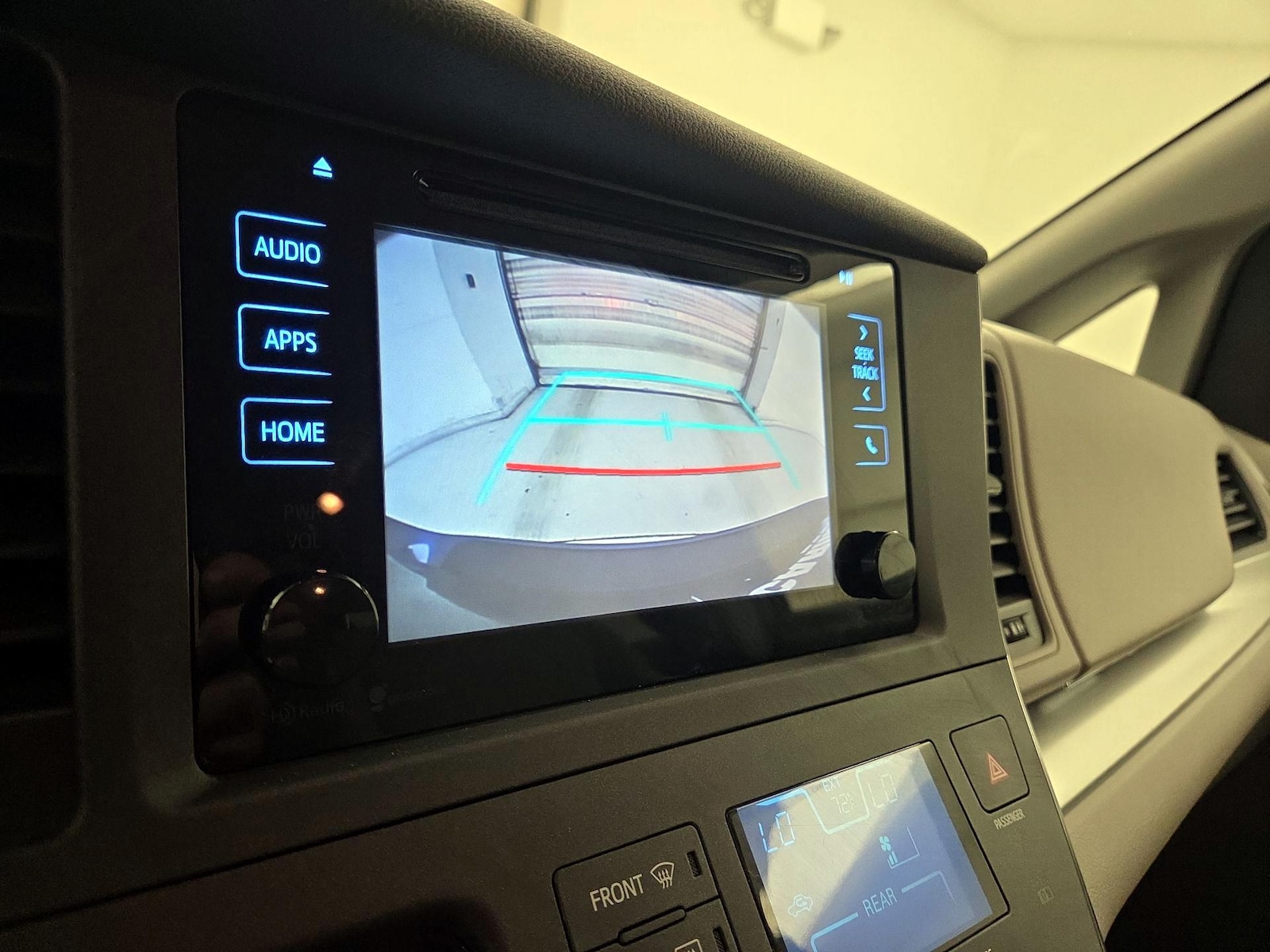 2015 Toyota Sienna LE - Photo 15