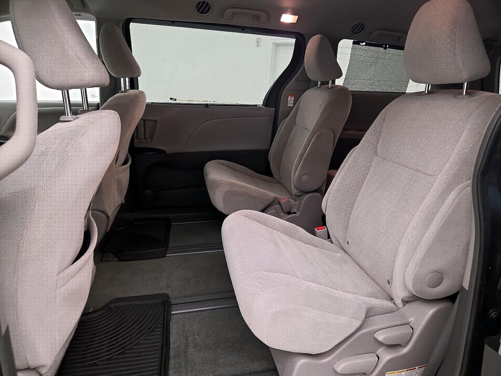 2015 Toyota Sienna LE - Photo 20