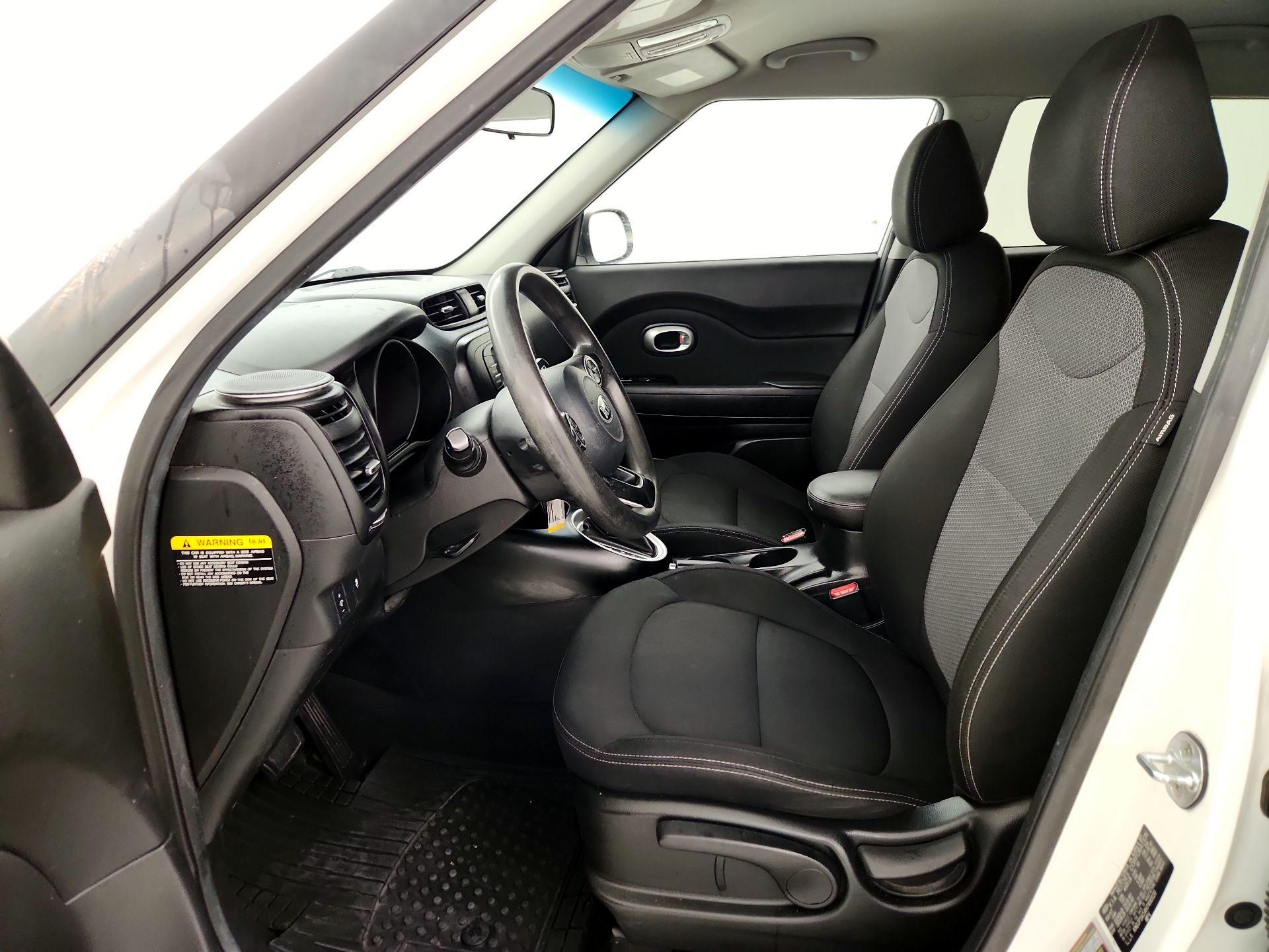 Thumbnail: 2017 Kia Soul - 11