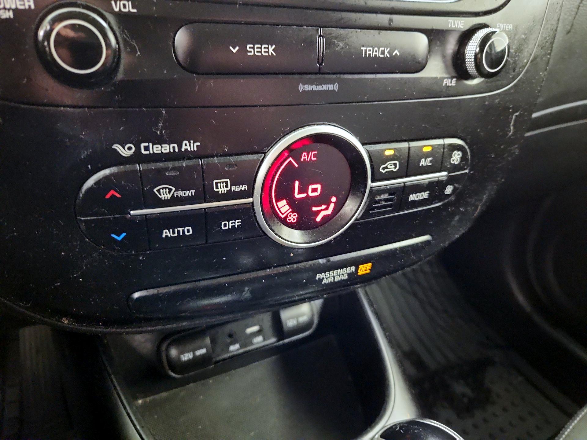 Thumbnail: 2017 Kia Soul - 16