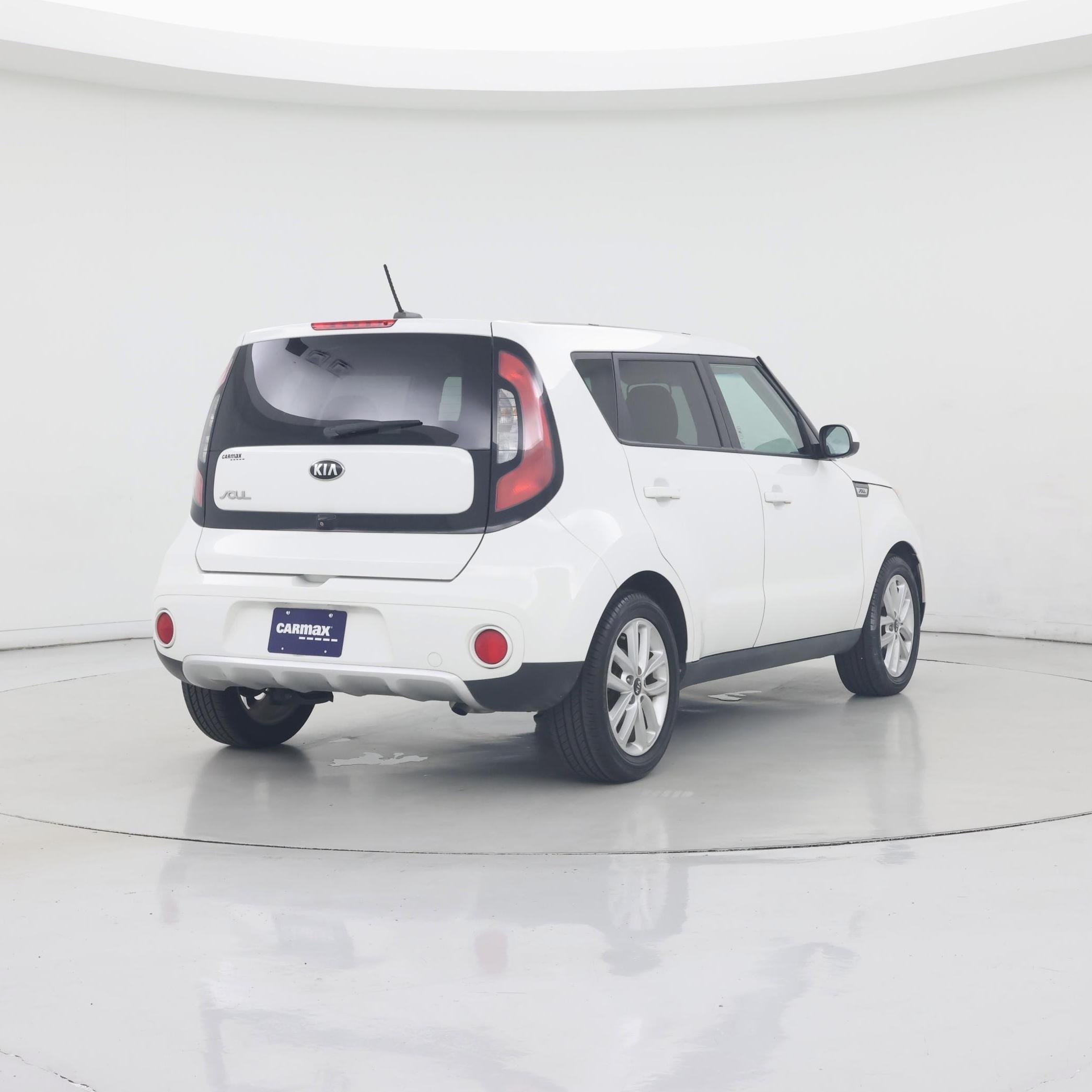 Thumbnail: 2017 Kia Soul - 8