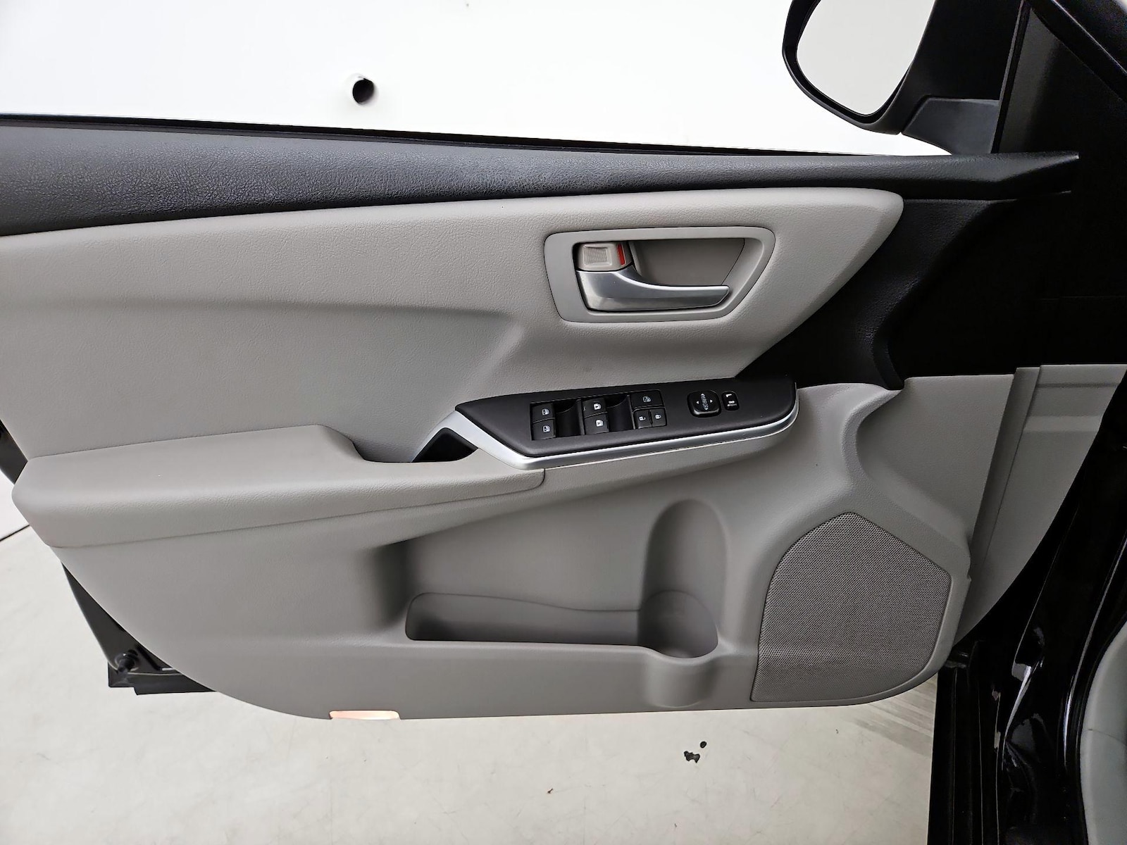 2015 Toyota Camry LE - Photo 13
