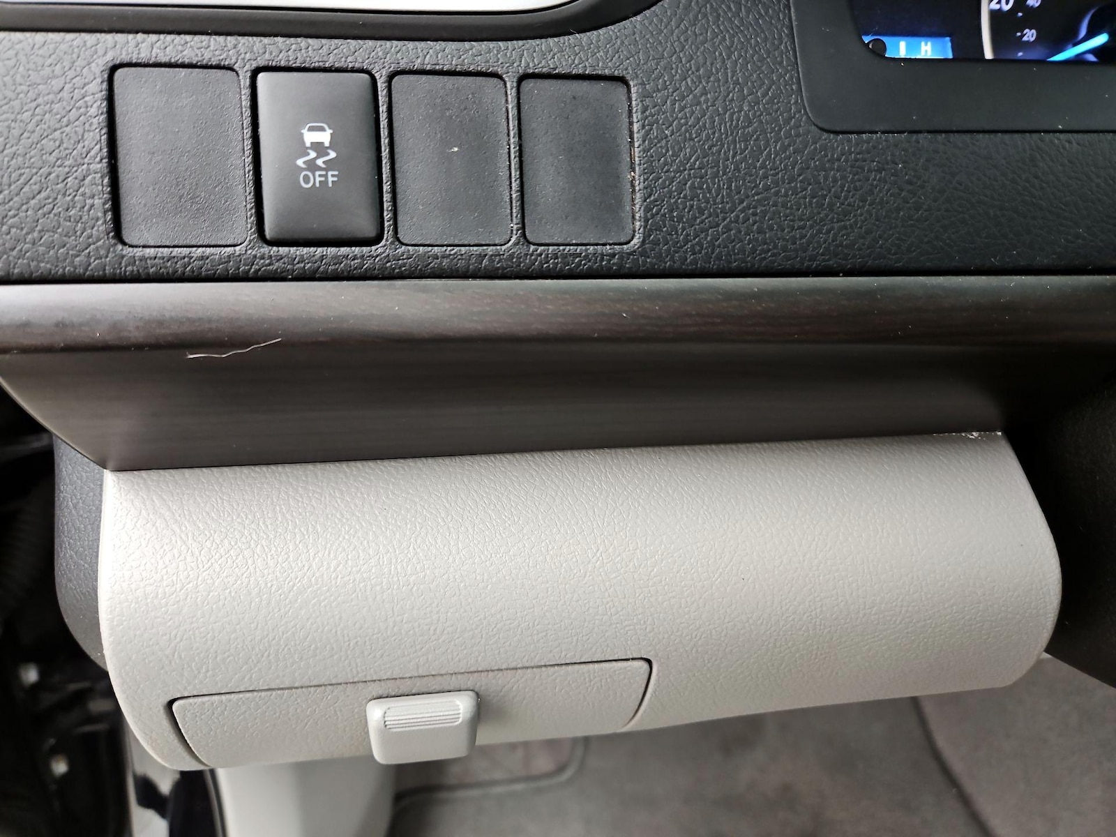 2015 Toyota Camry LE - Photo 14