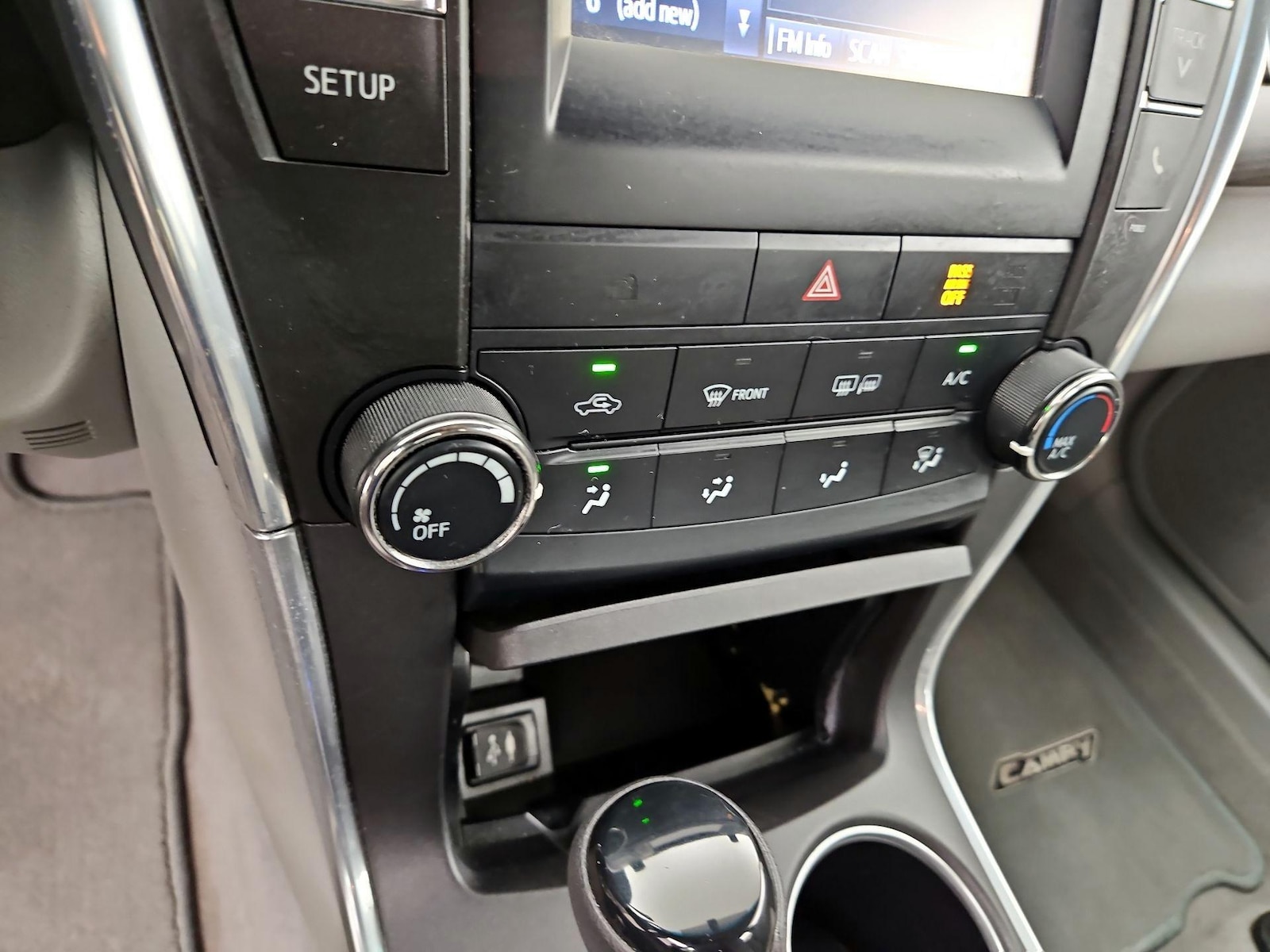 2015 Toyota Camry LE - Photo 16
