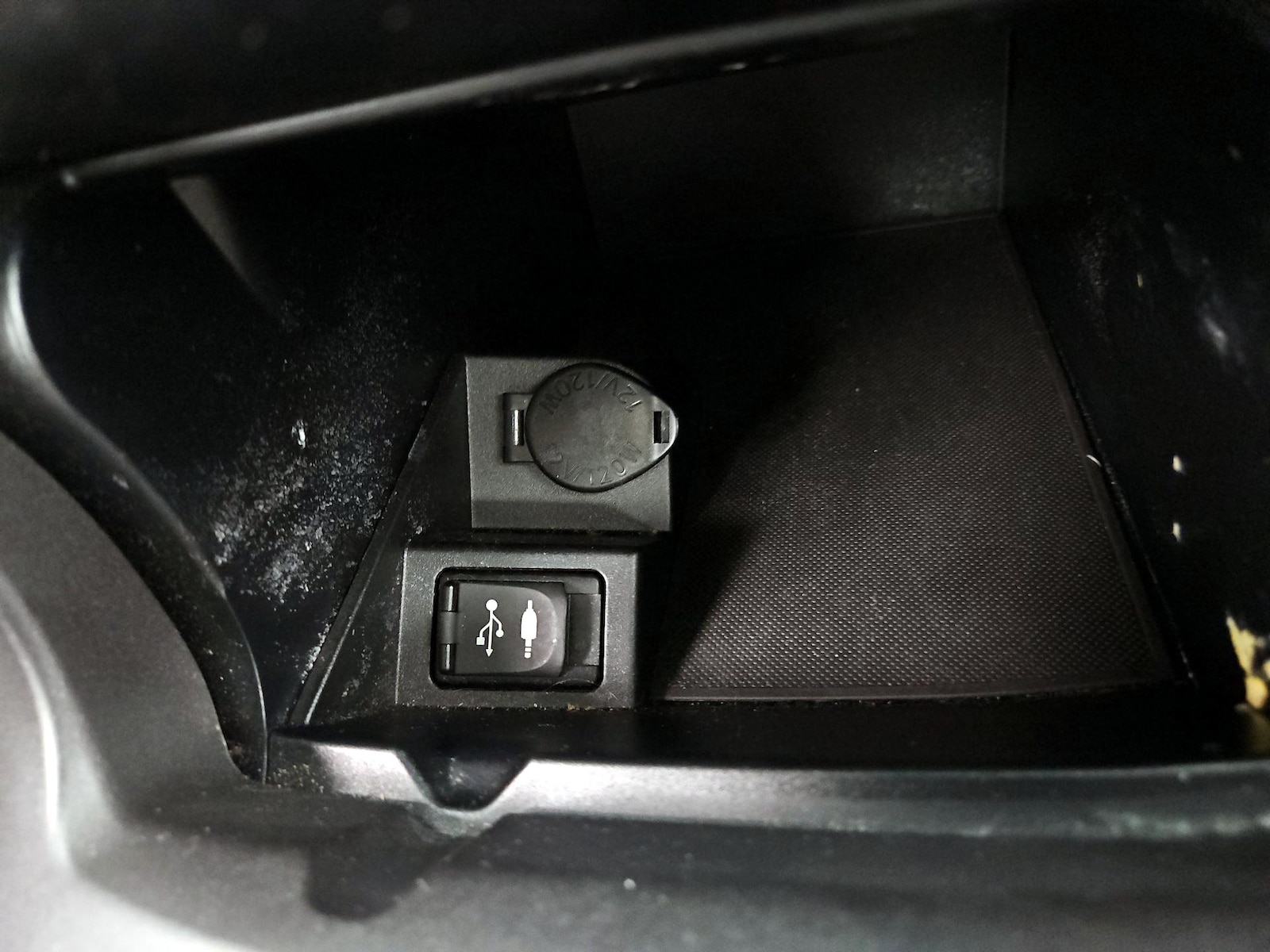 2015 Toyota Camry LE - Photo 18