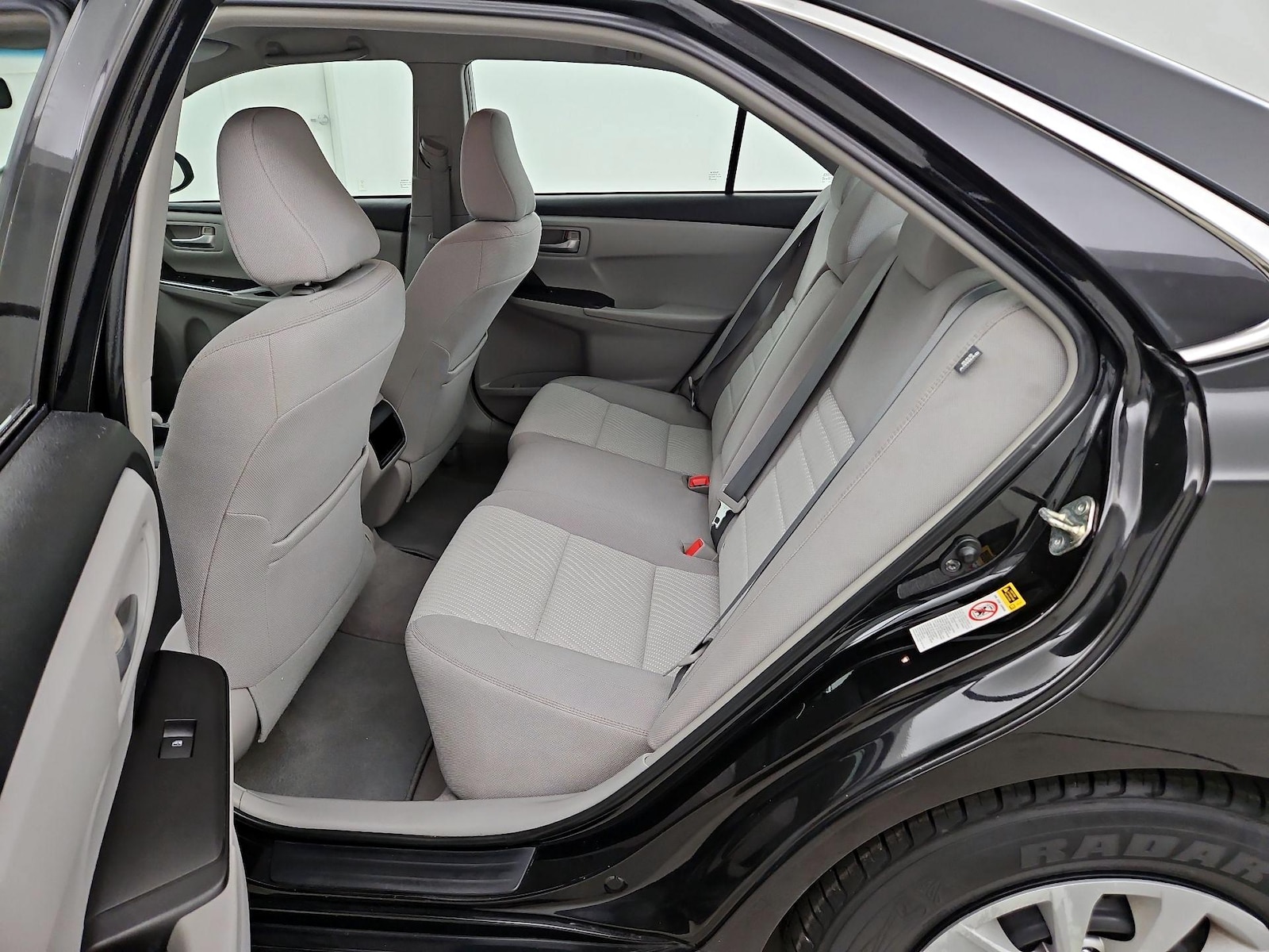 2015 Toyota Camry LE - Photo 19