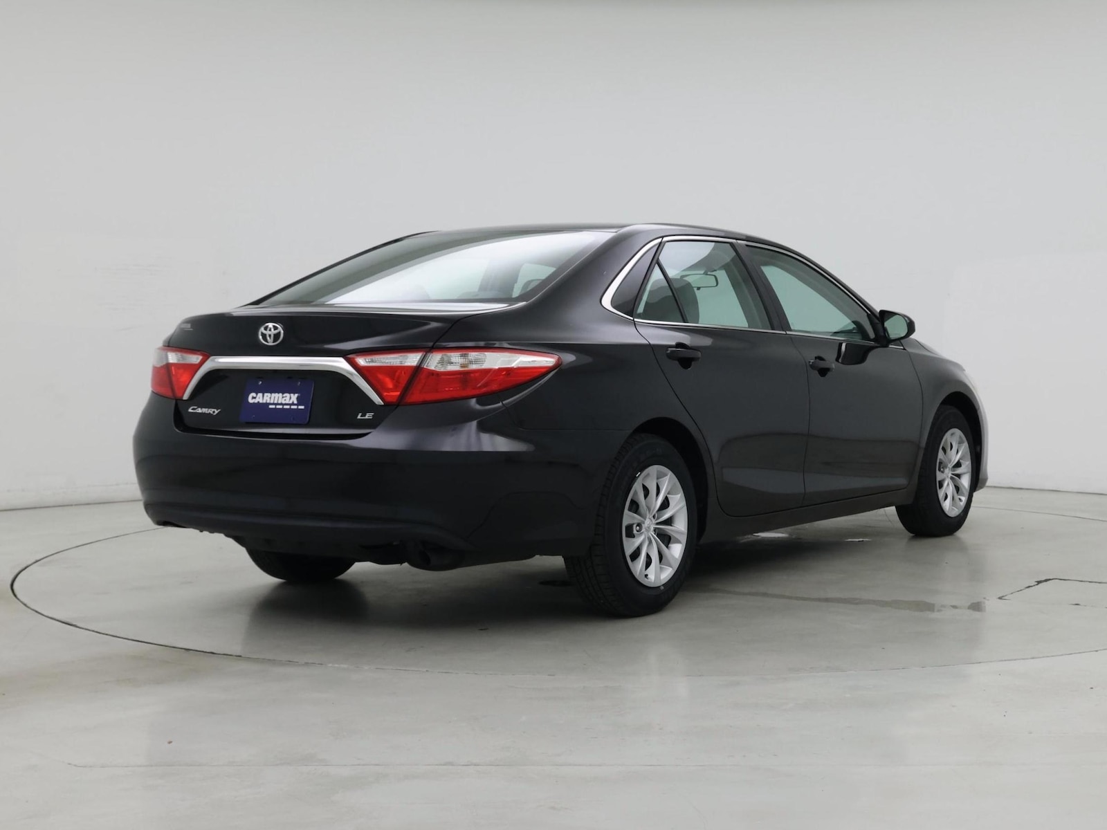 2015 Toyota Camry LE - Photo 9