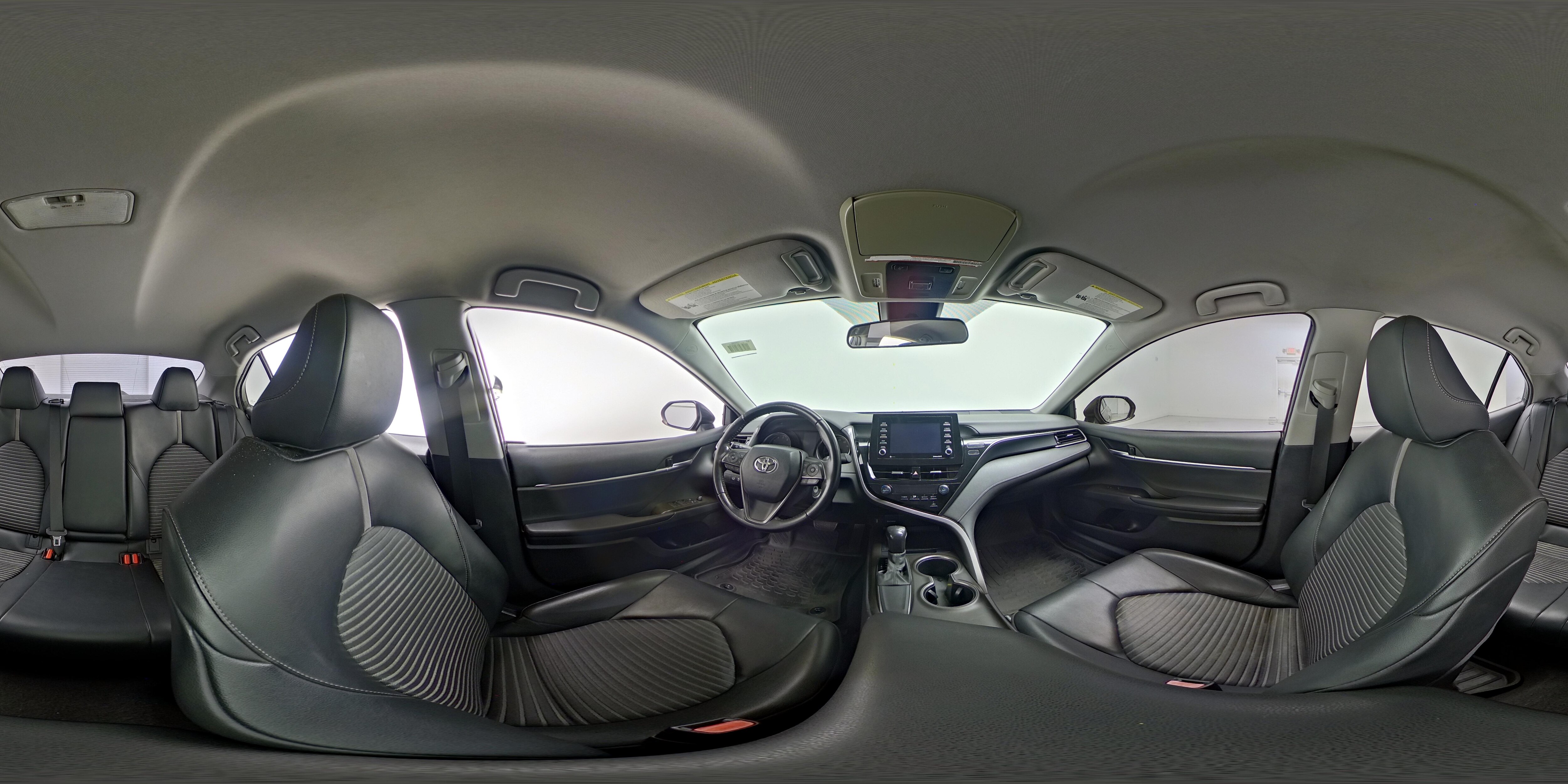 2021 Toyota Camry SE - Photo 24