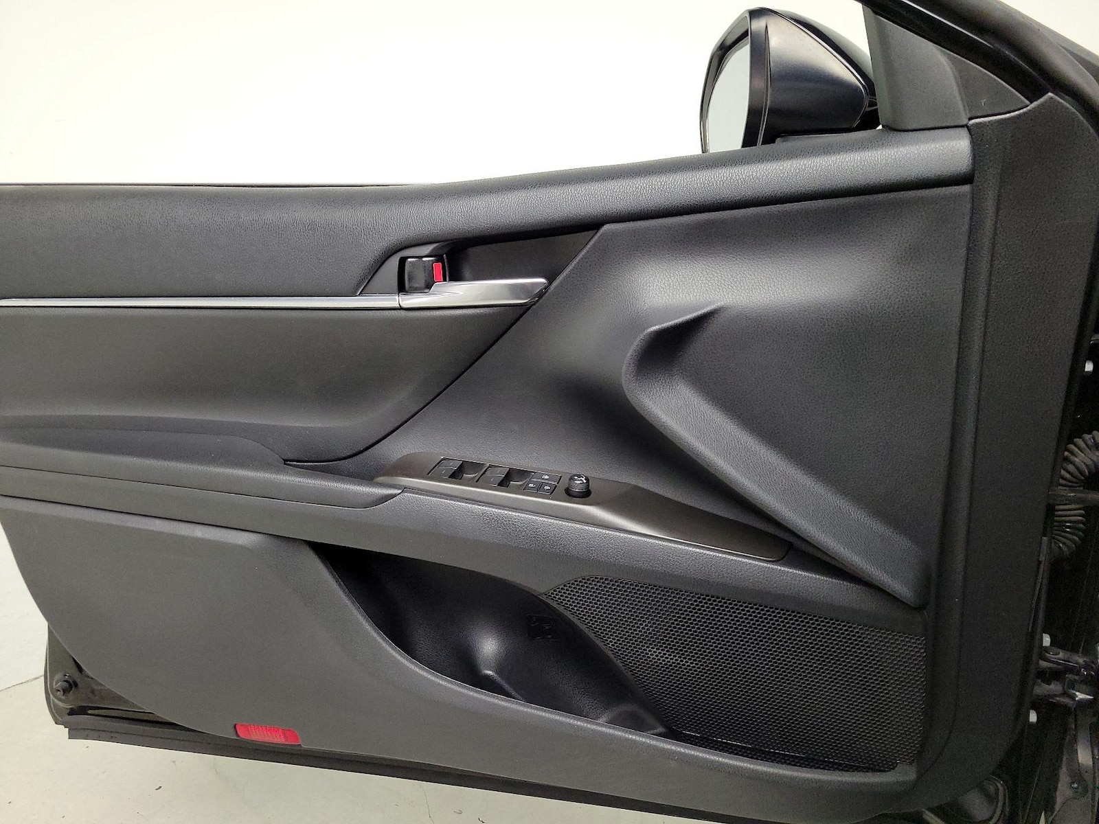2021 Toyota Camry SE - Photo 13