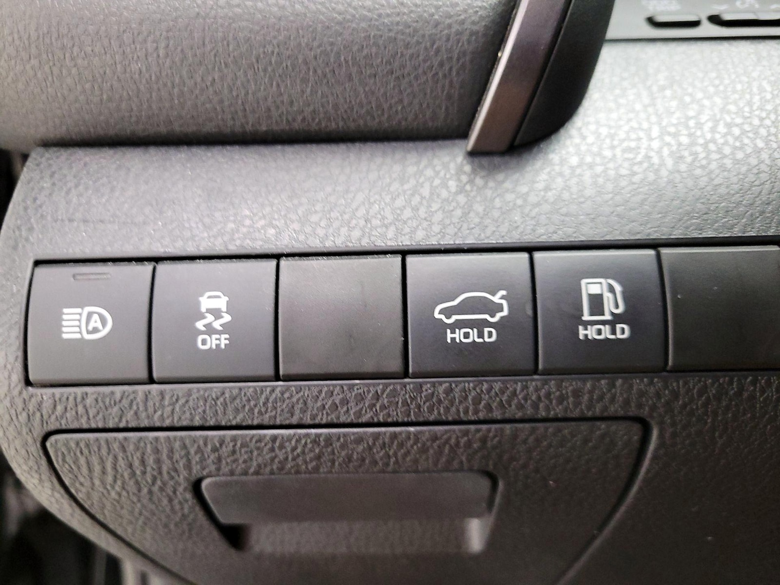 2021 Toyota Camry SE - Photo 14