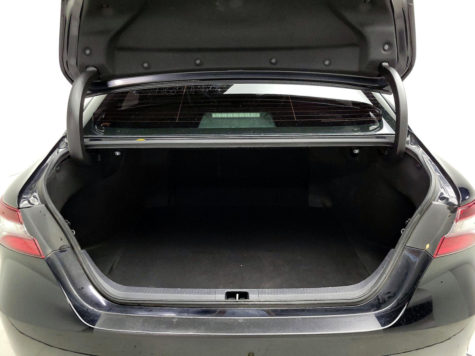 2021 Toyota Camry SE - Photo 21