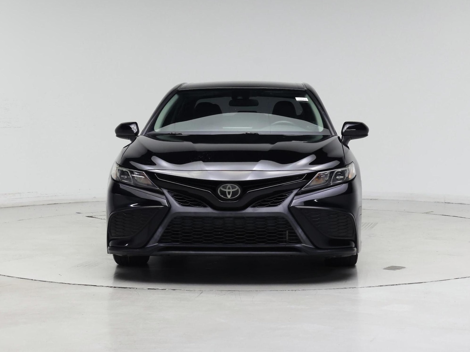 2021 Toyota Camry SE - Photo 6