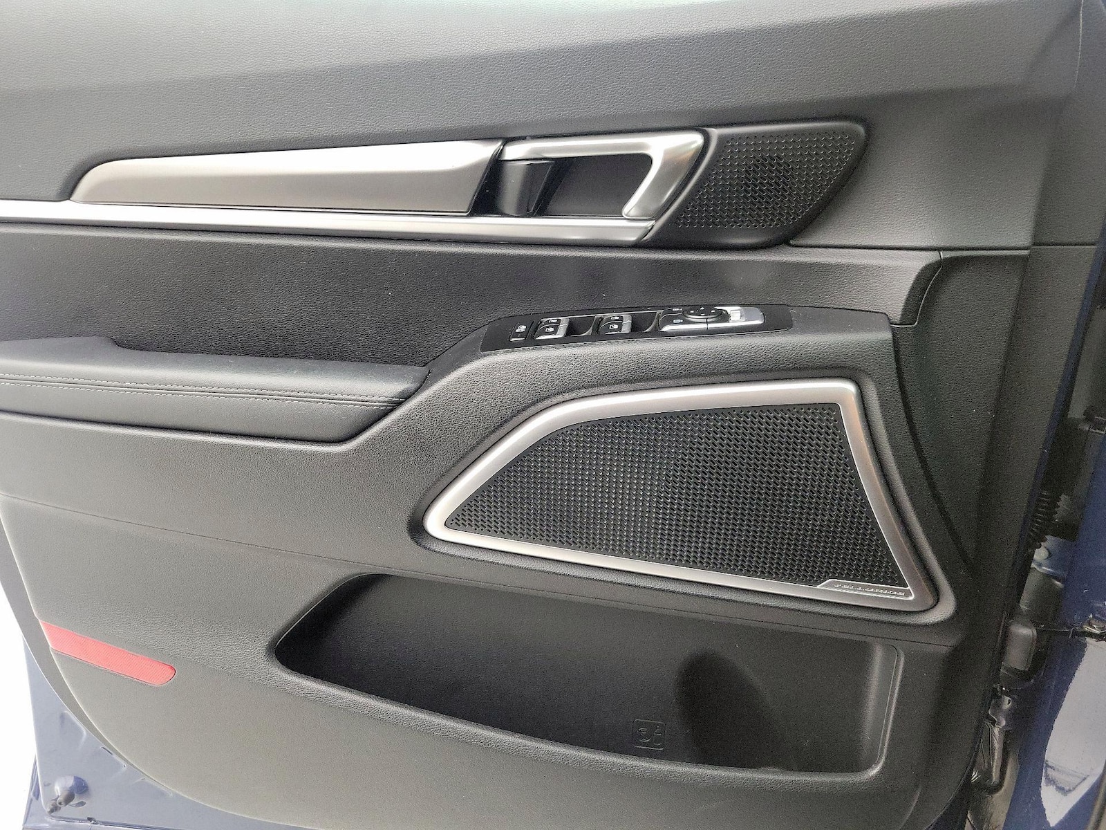 2024 Kia Telluride S - Photo 13