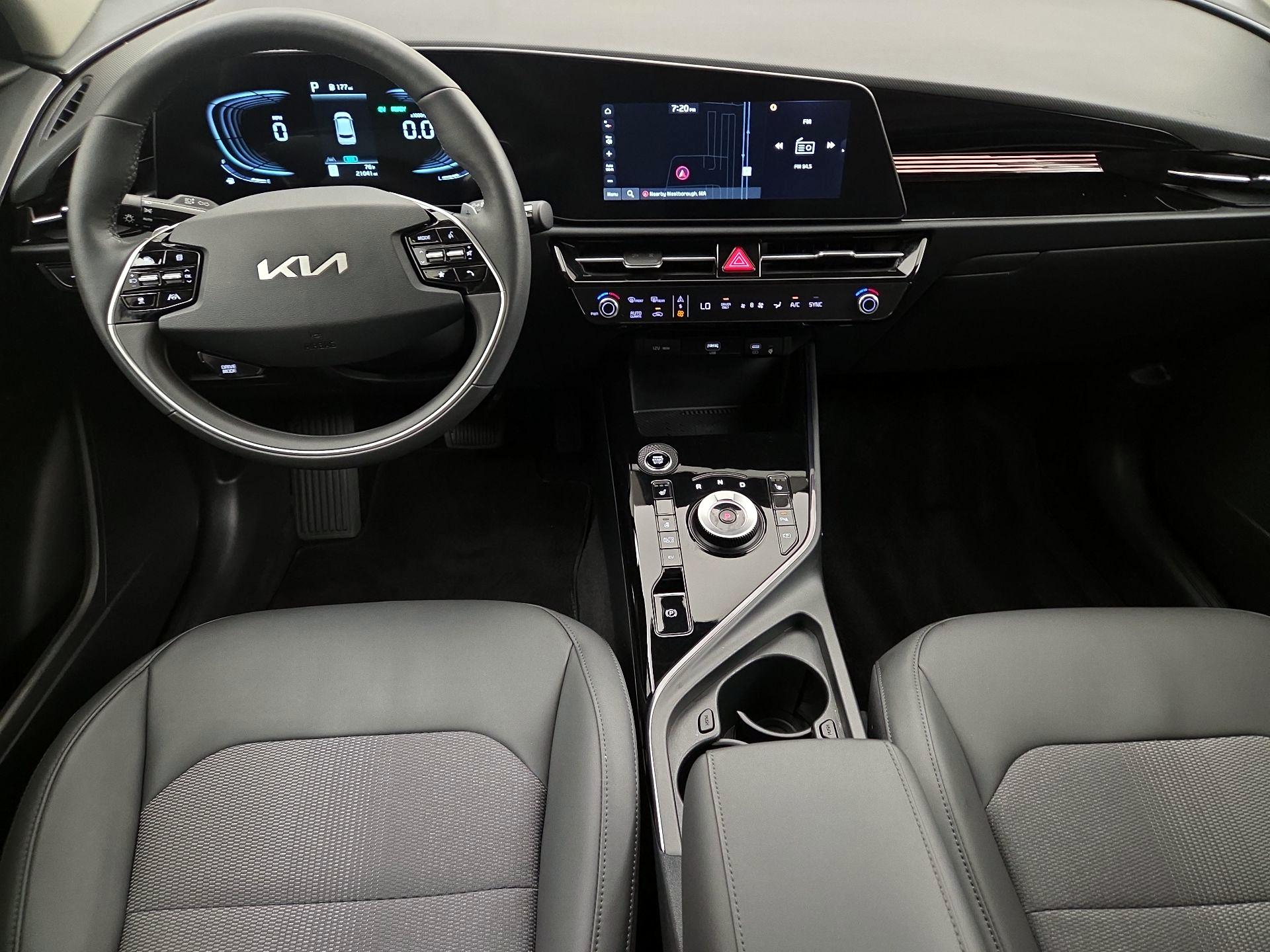 Thumbnail: 2024 Kia Niro - 9
