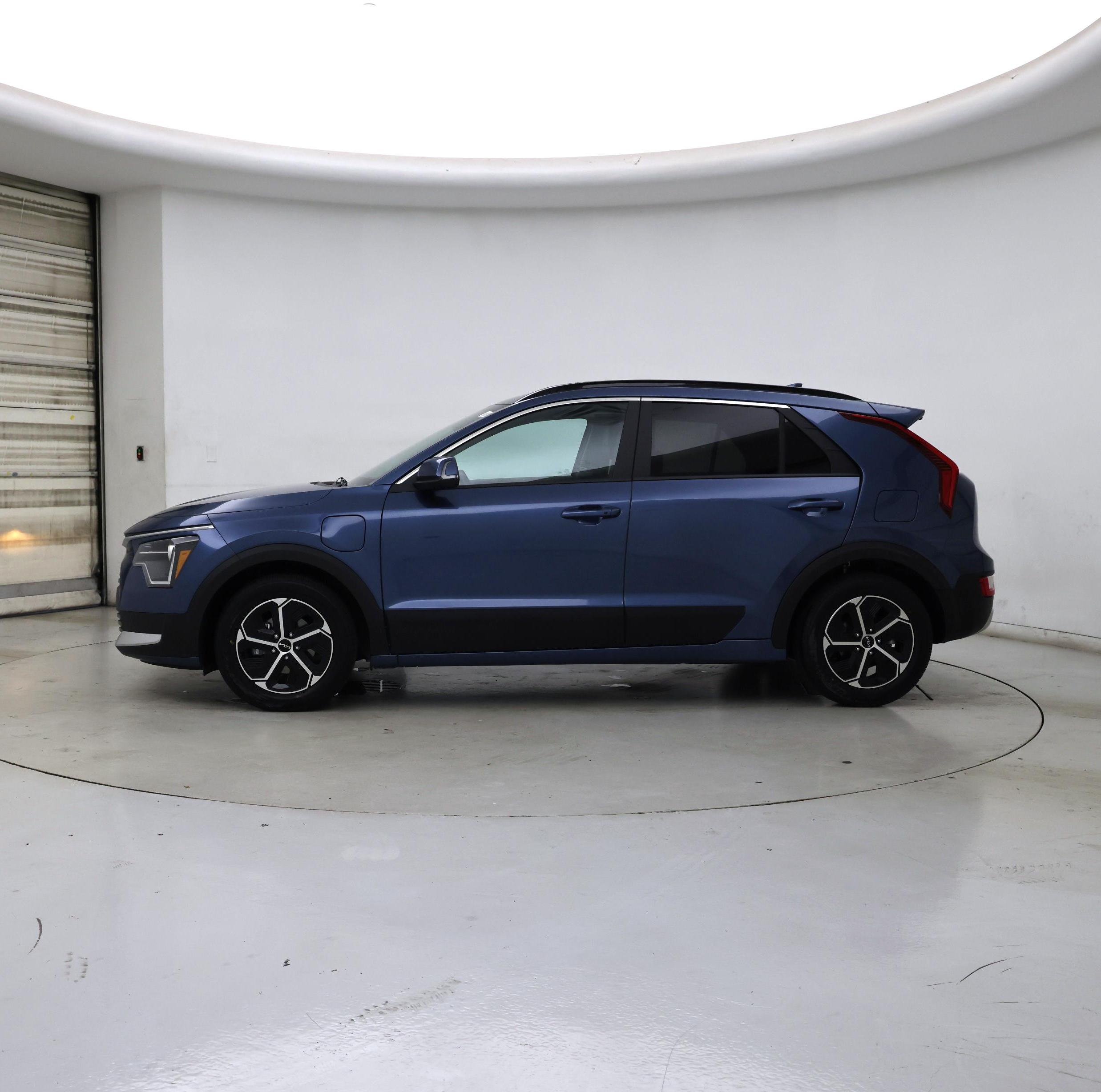 Thumbnail: 2024 Kia Niro - 3