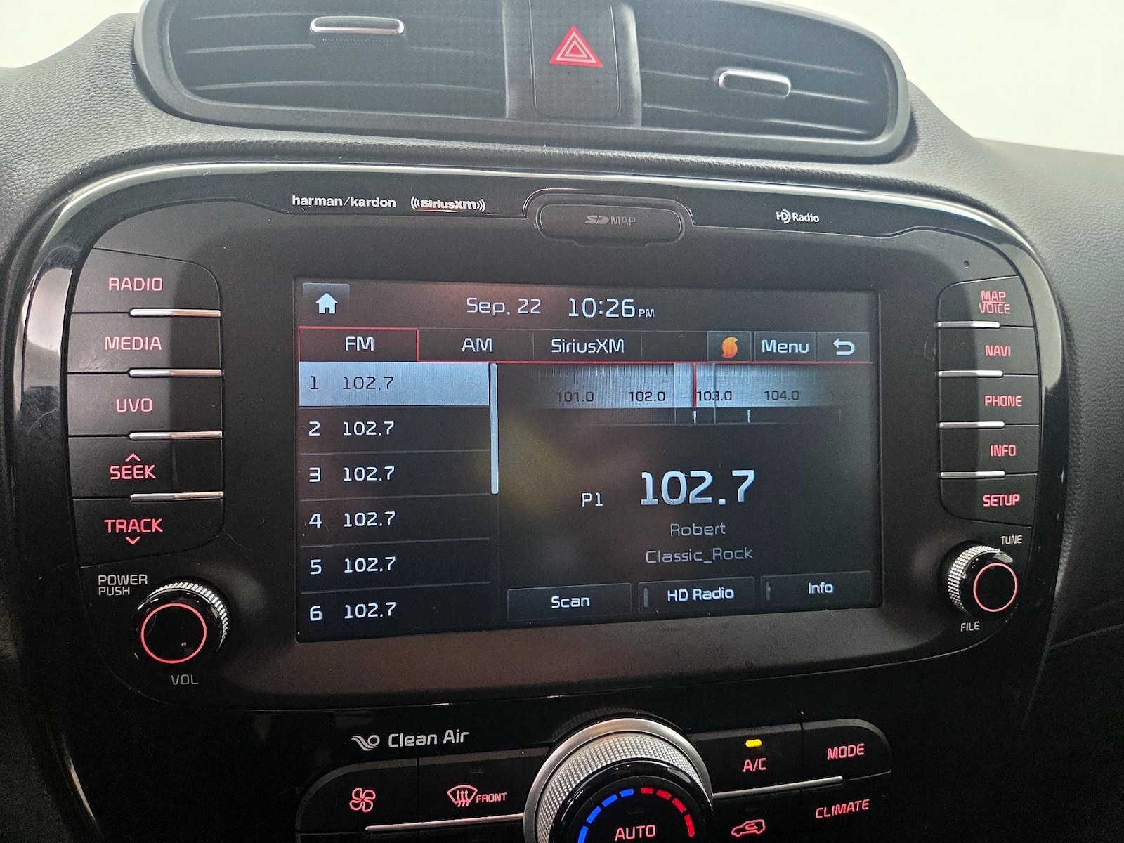 2017 Kia Soul + - Photo 17