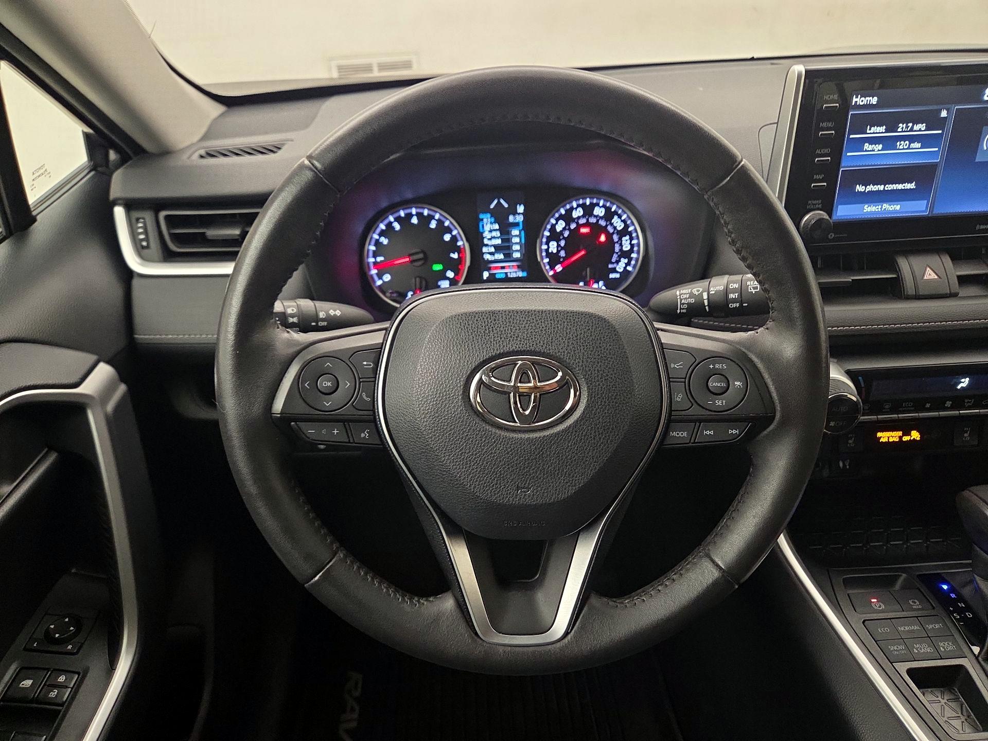 Thumbnail: 2019 Toyota RAV4 - 10