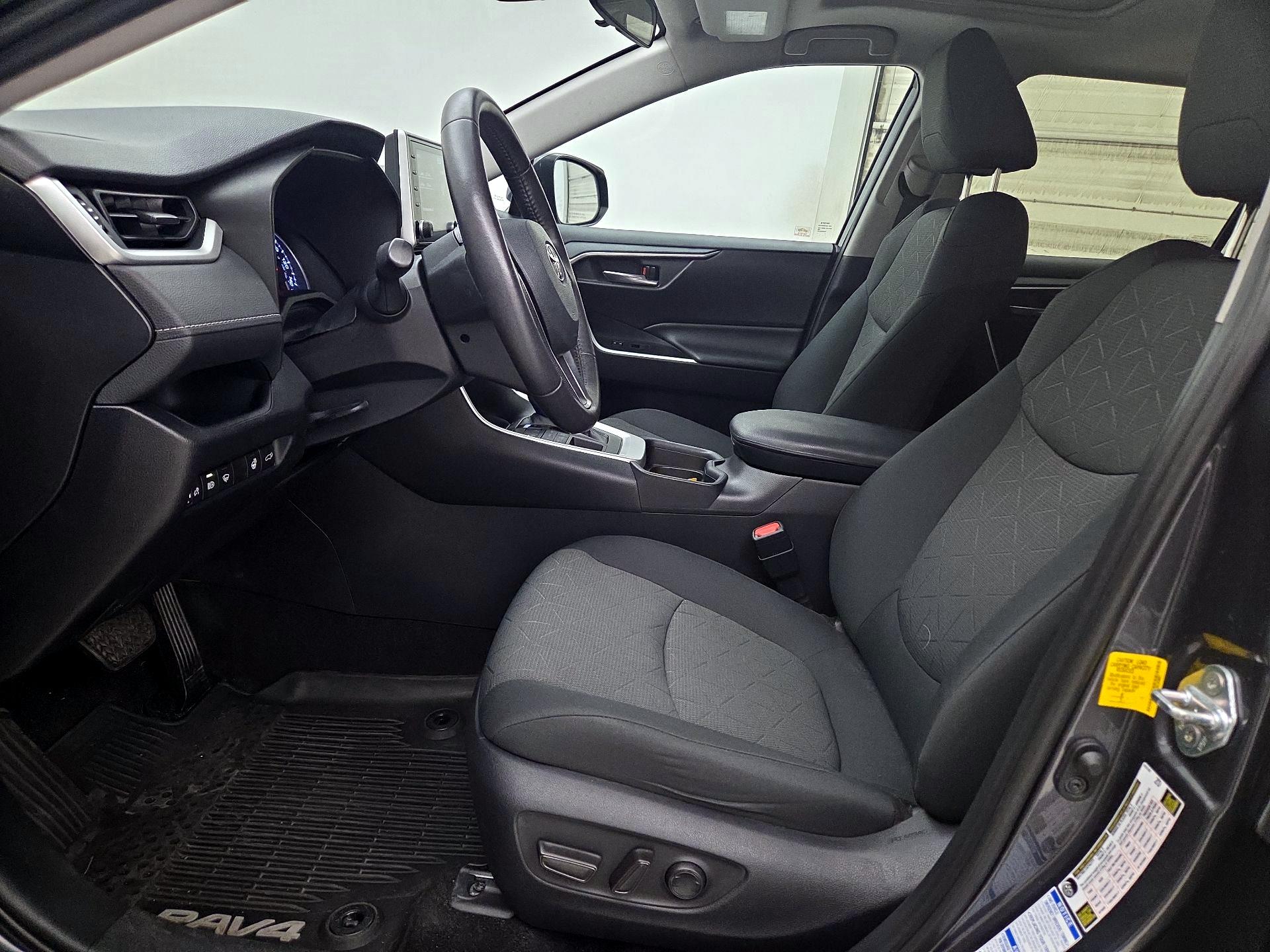 Thumbnail: 2019 Toyota RAV4 - 11