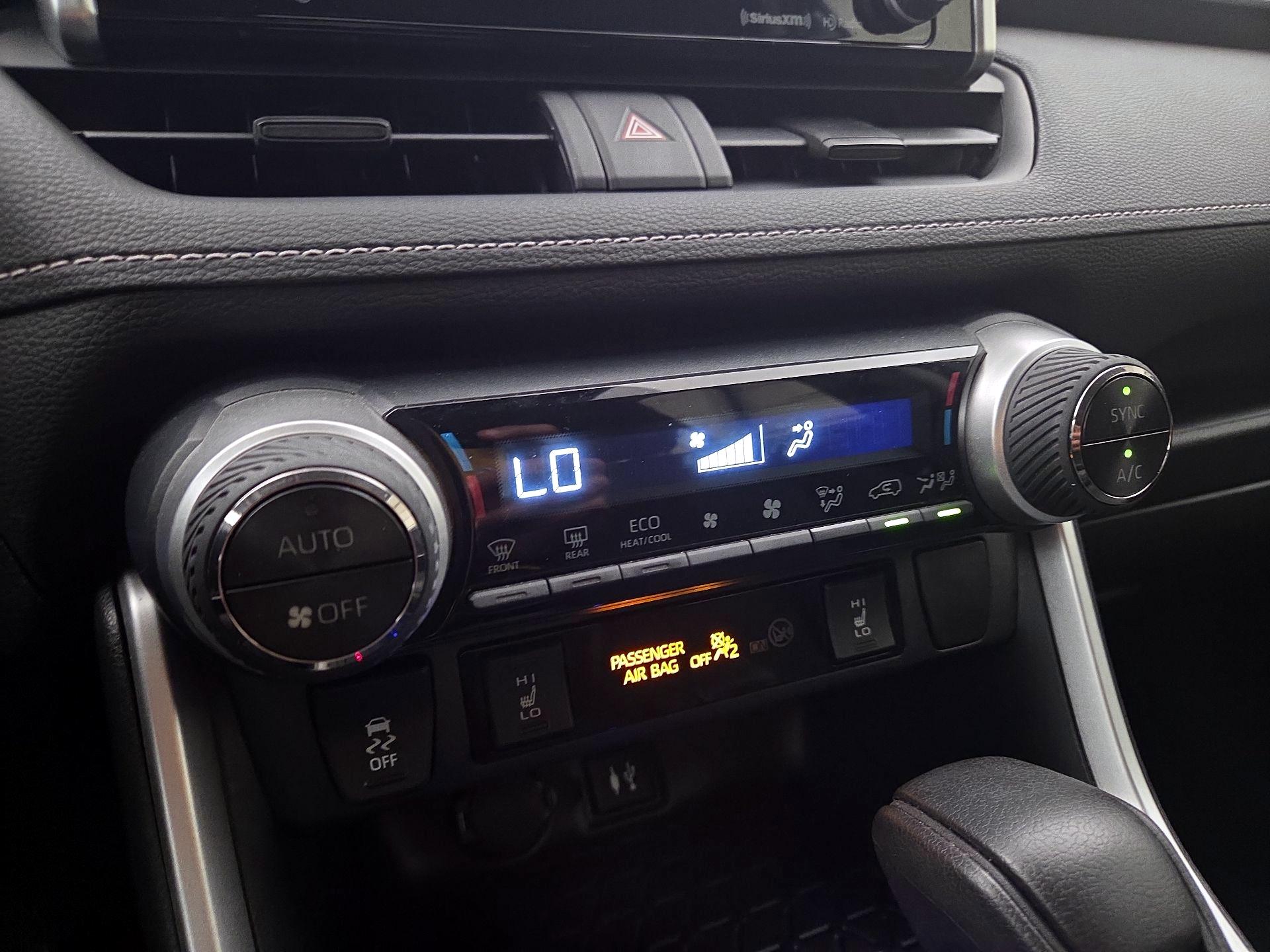 Thumbnail: 2019 Toyota RAV4 - 16