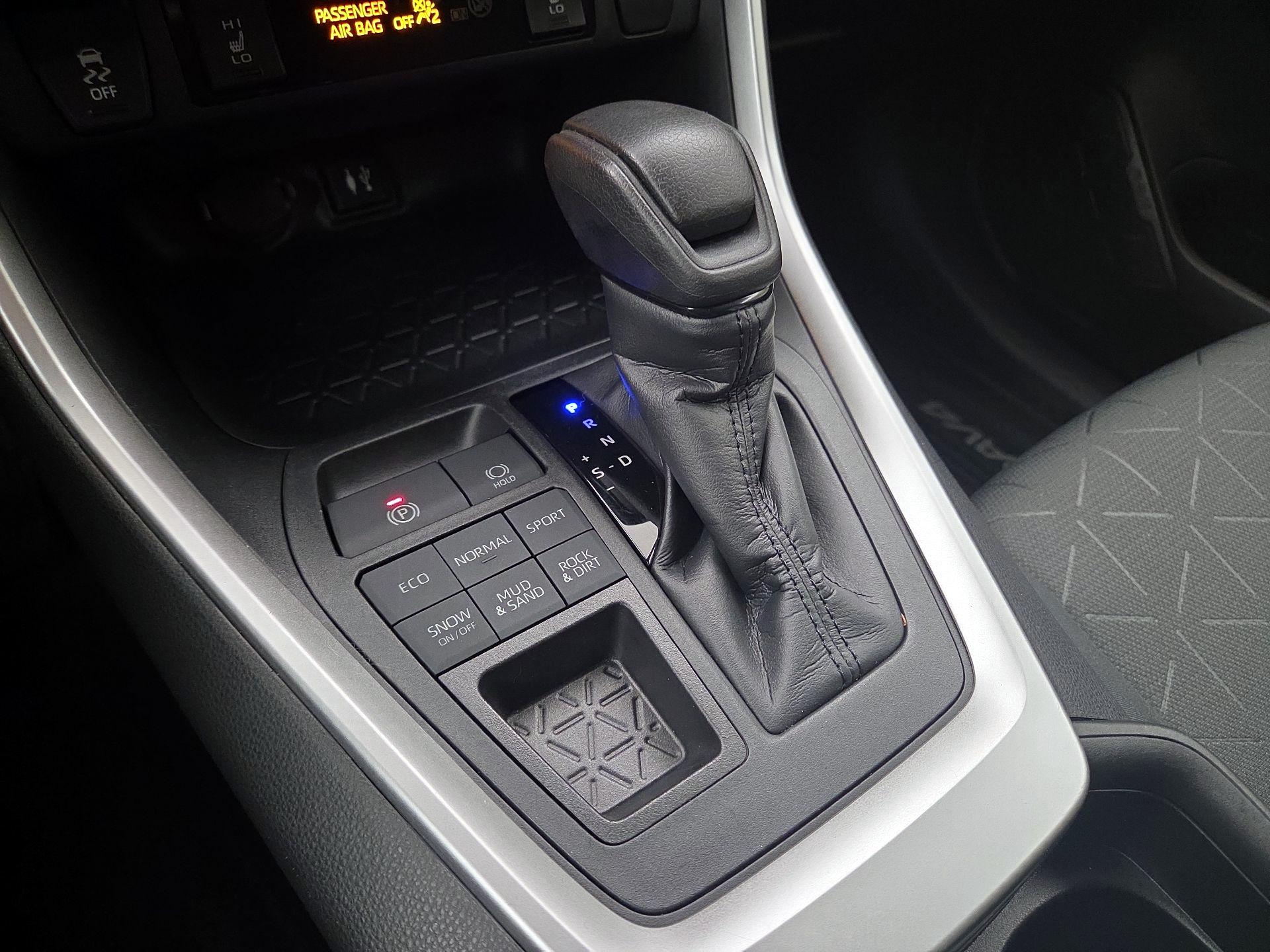 Thumbnail: 2019 Toyota RAV4 - 17