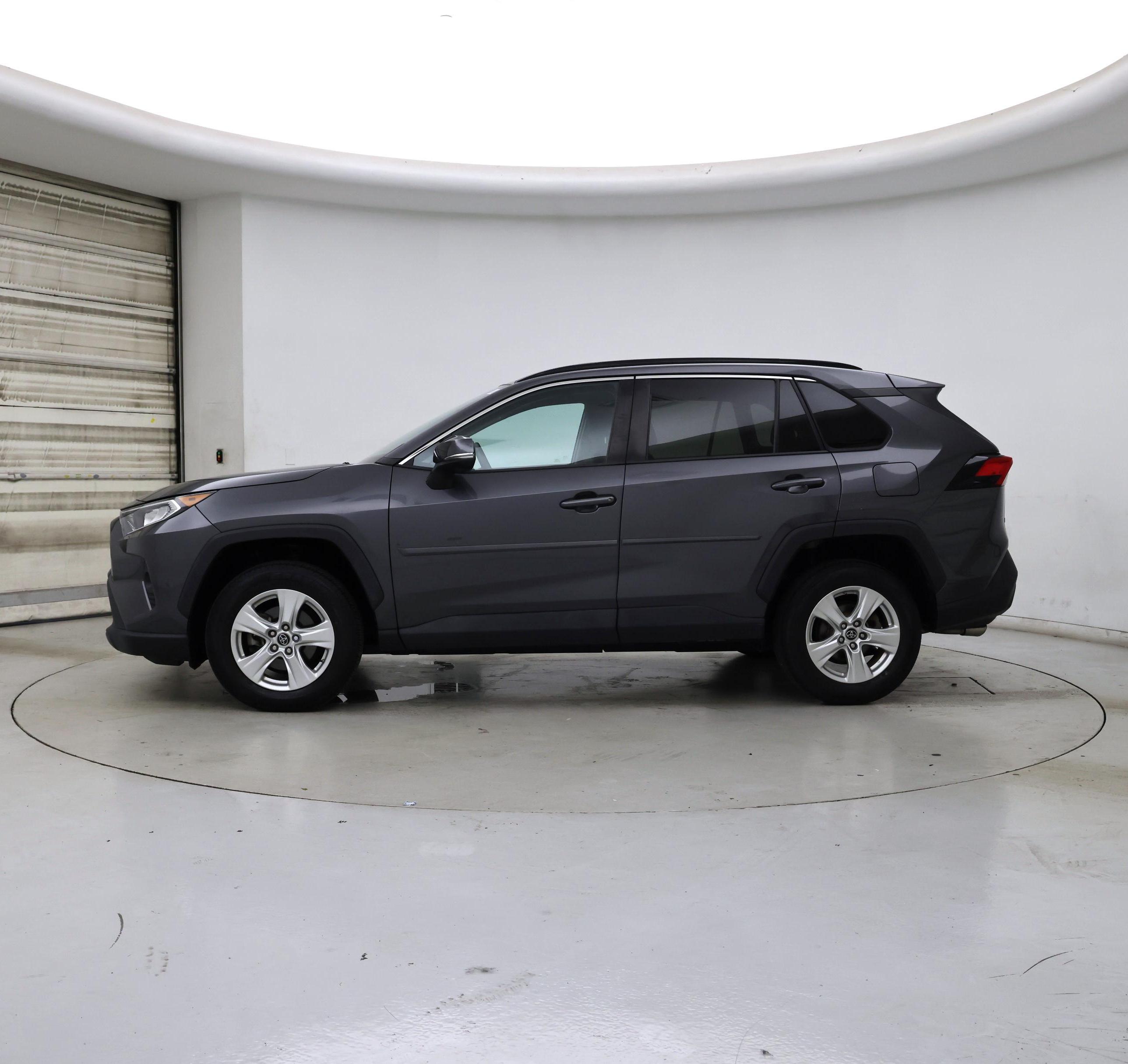 Thumbnail: 2019 Toyota RAV4 - 3