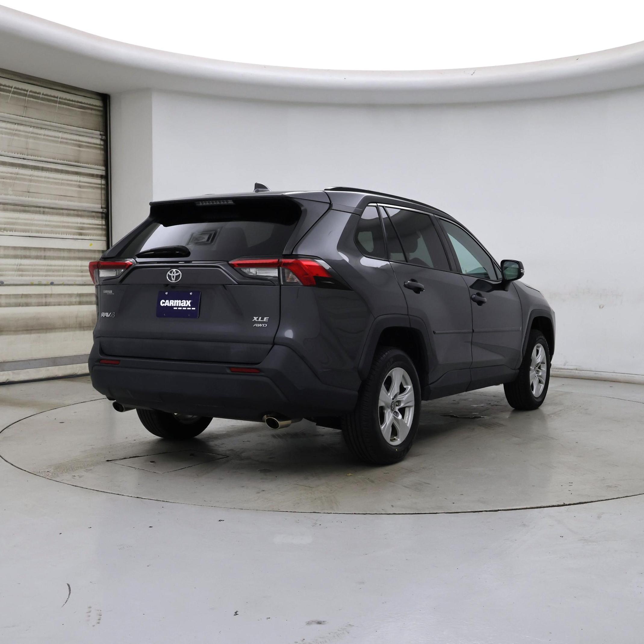 Thumbnail: 2019 Toyota RAV4 - 8